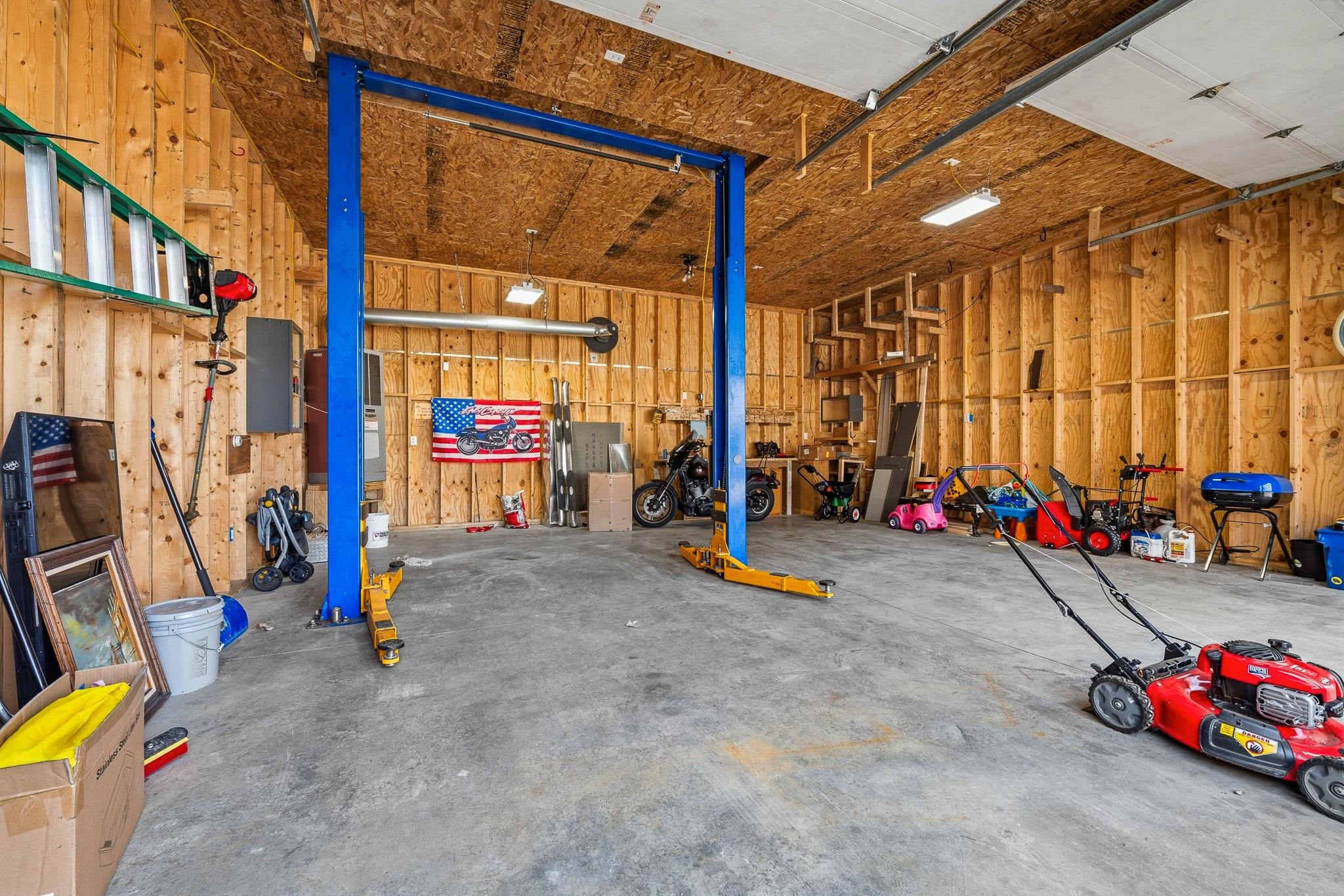 487 Rockingham St, Berlin, NH 03570