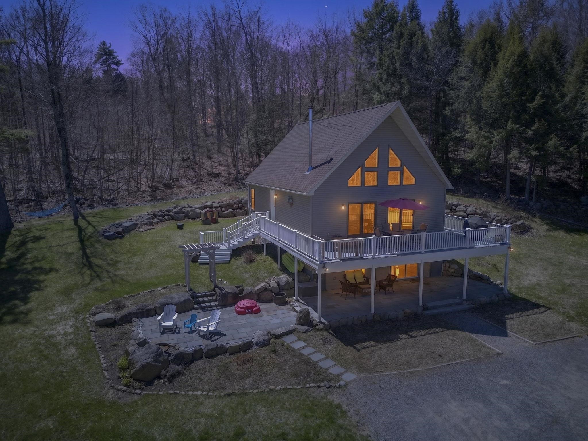 14 Loyd Ln, Harrisville, NH 03450