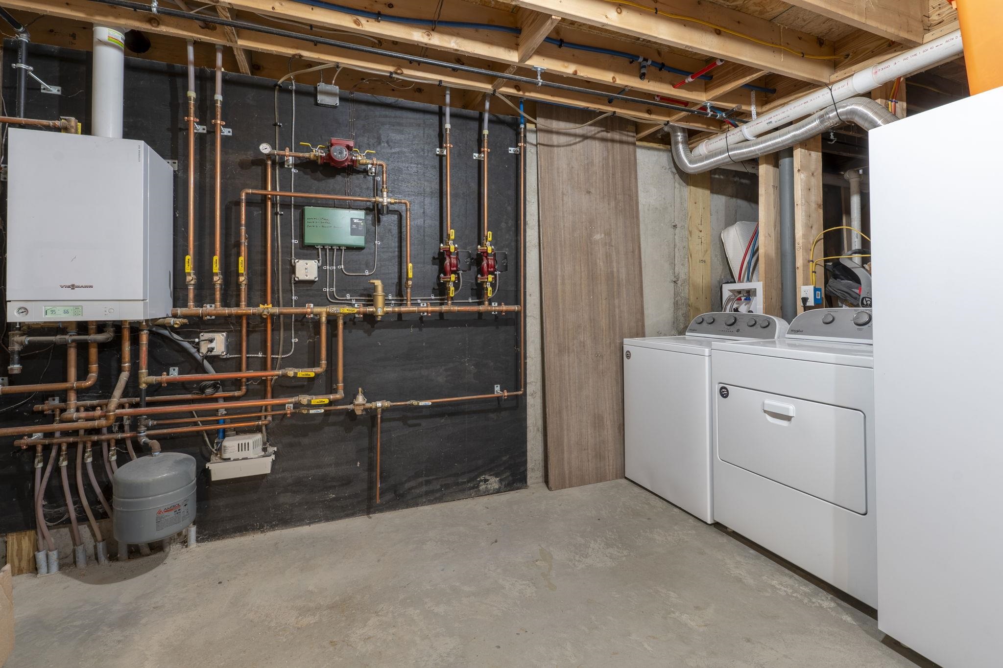 14 Loyd Ln, Harrisville, NH 03450