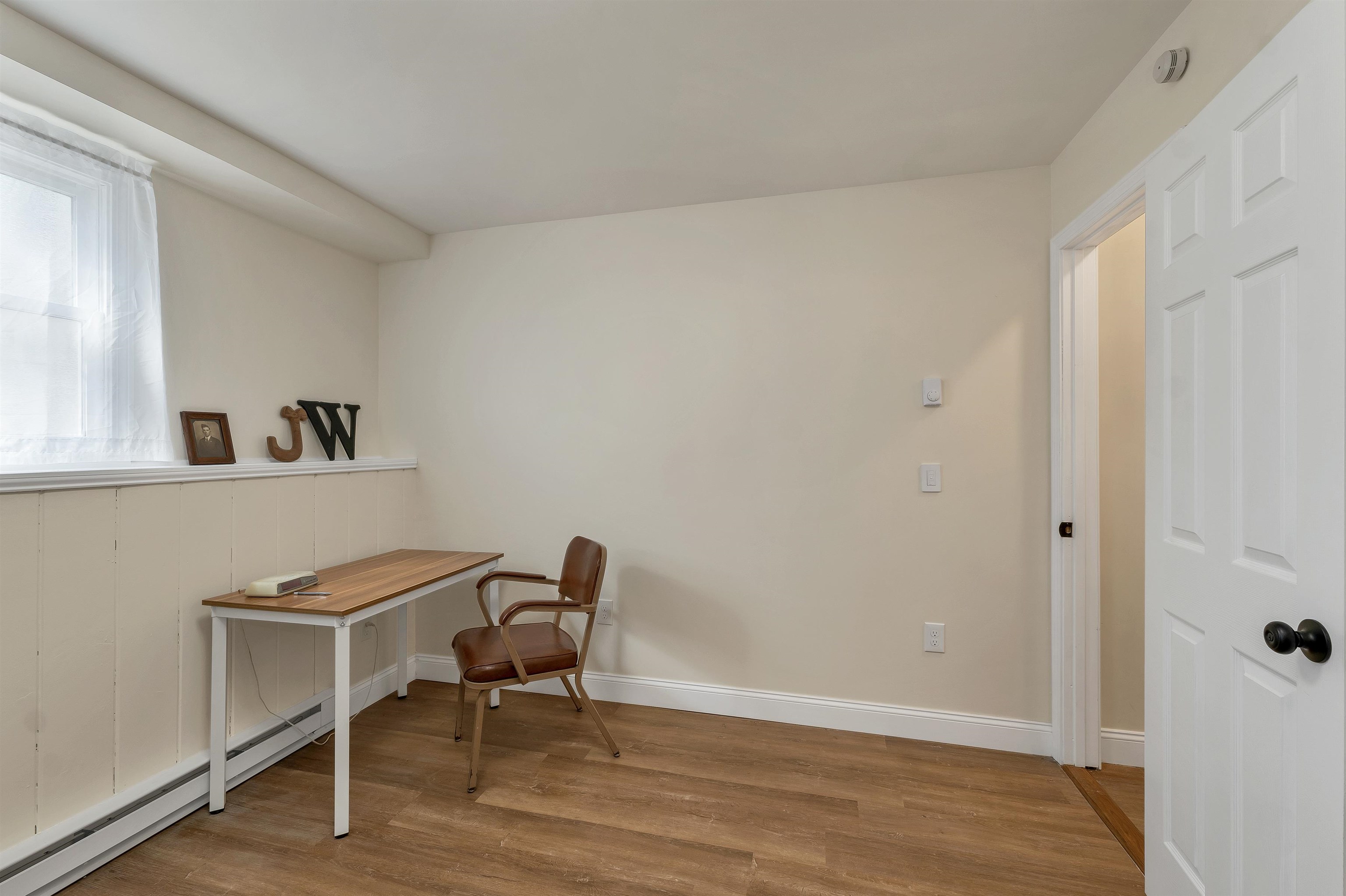 1 Robin Acres Dr, Wolfeboro, NH 03894