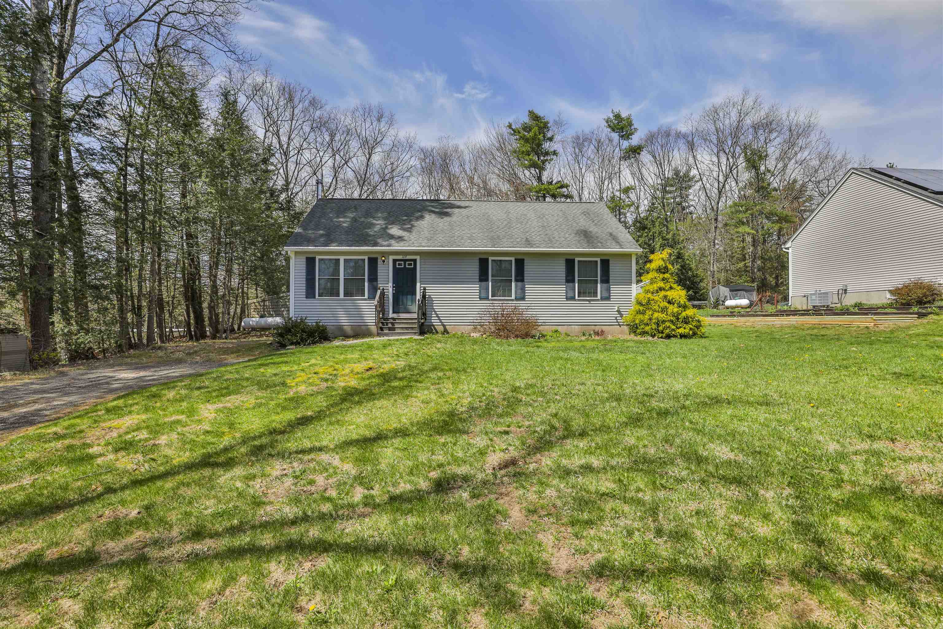 109 Old Brookline Rd, Milford, NH 03055