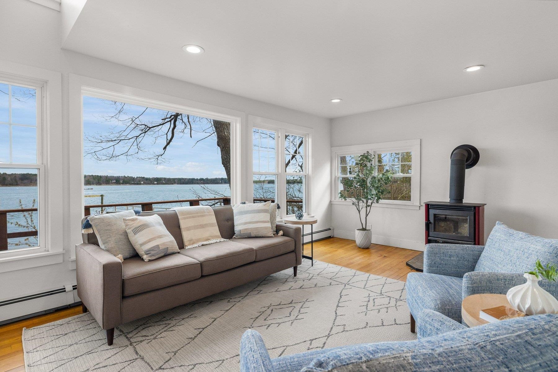 28 Colony Cove Rd, Durham, NH 03824