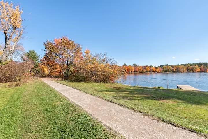 175 Center St, Wolfeboro, NH 03894