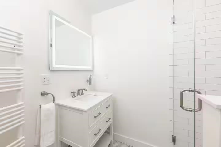 175 Center St, Wolfeboro, NH 03894