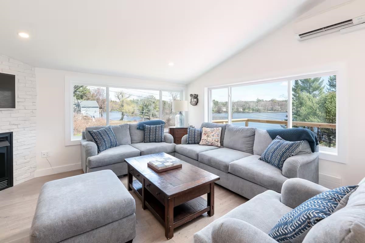 175 Center St, Wolfeboro, NH 03894