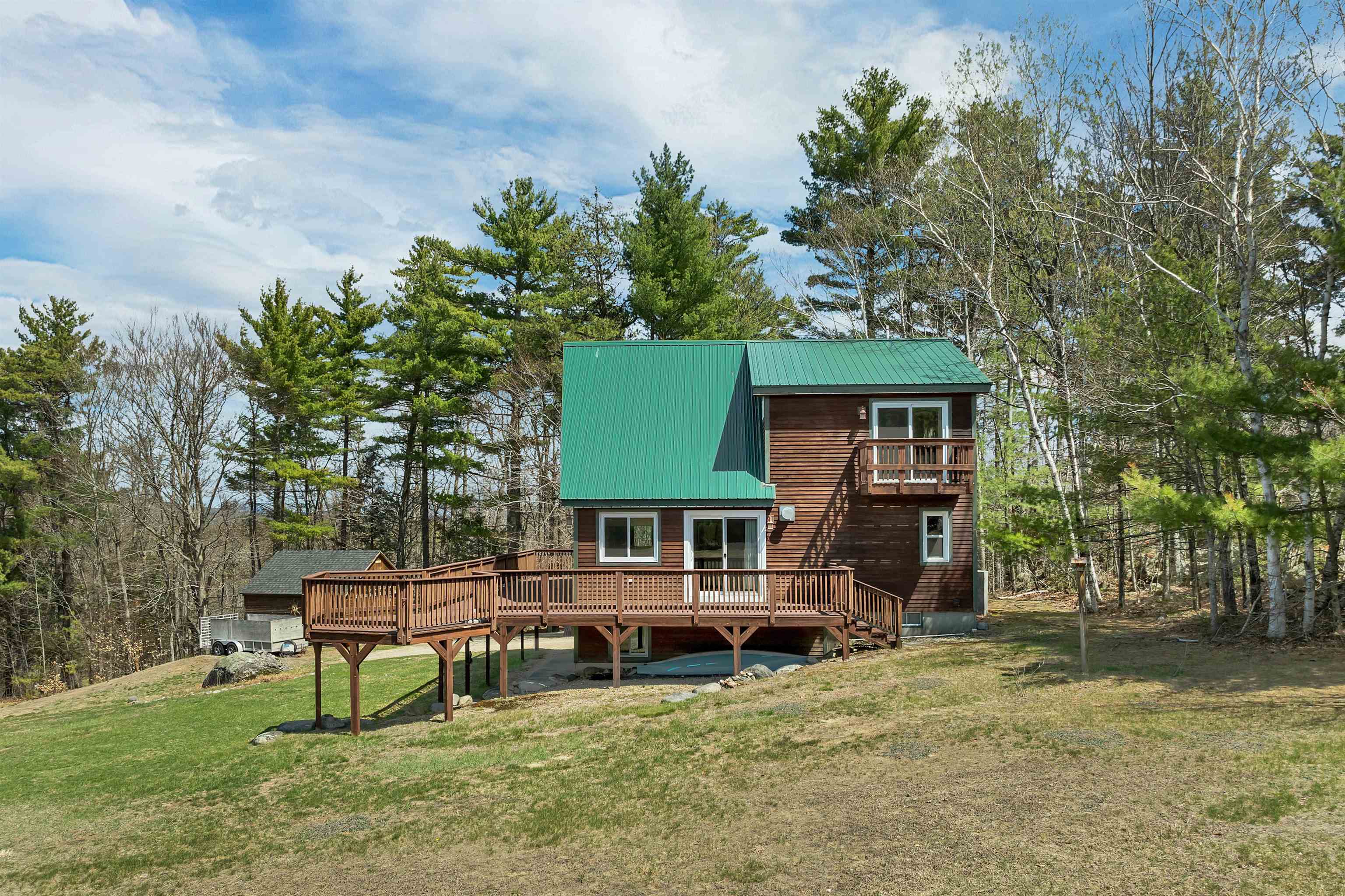 59 Effingham Rd, Ossipee, NH 03864
