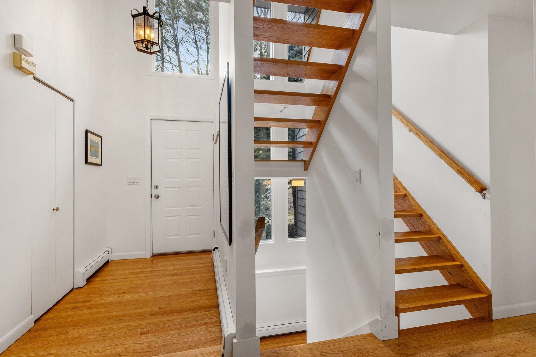 10 Great Cove Dr, Newmarket, NH 03857