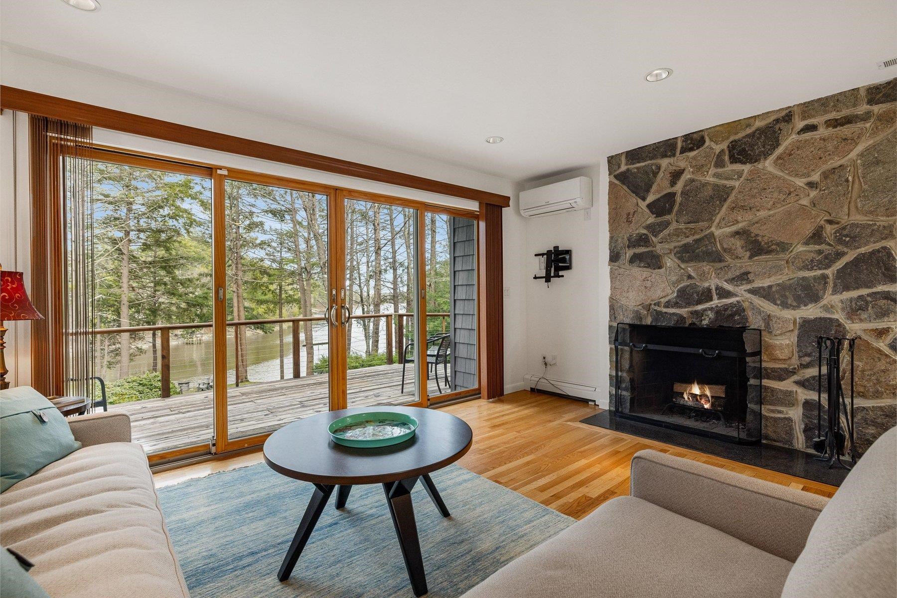 10 Great Cove Dr, Newmarket, NH 03857