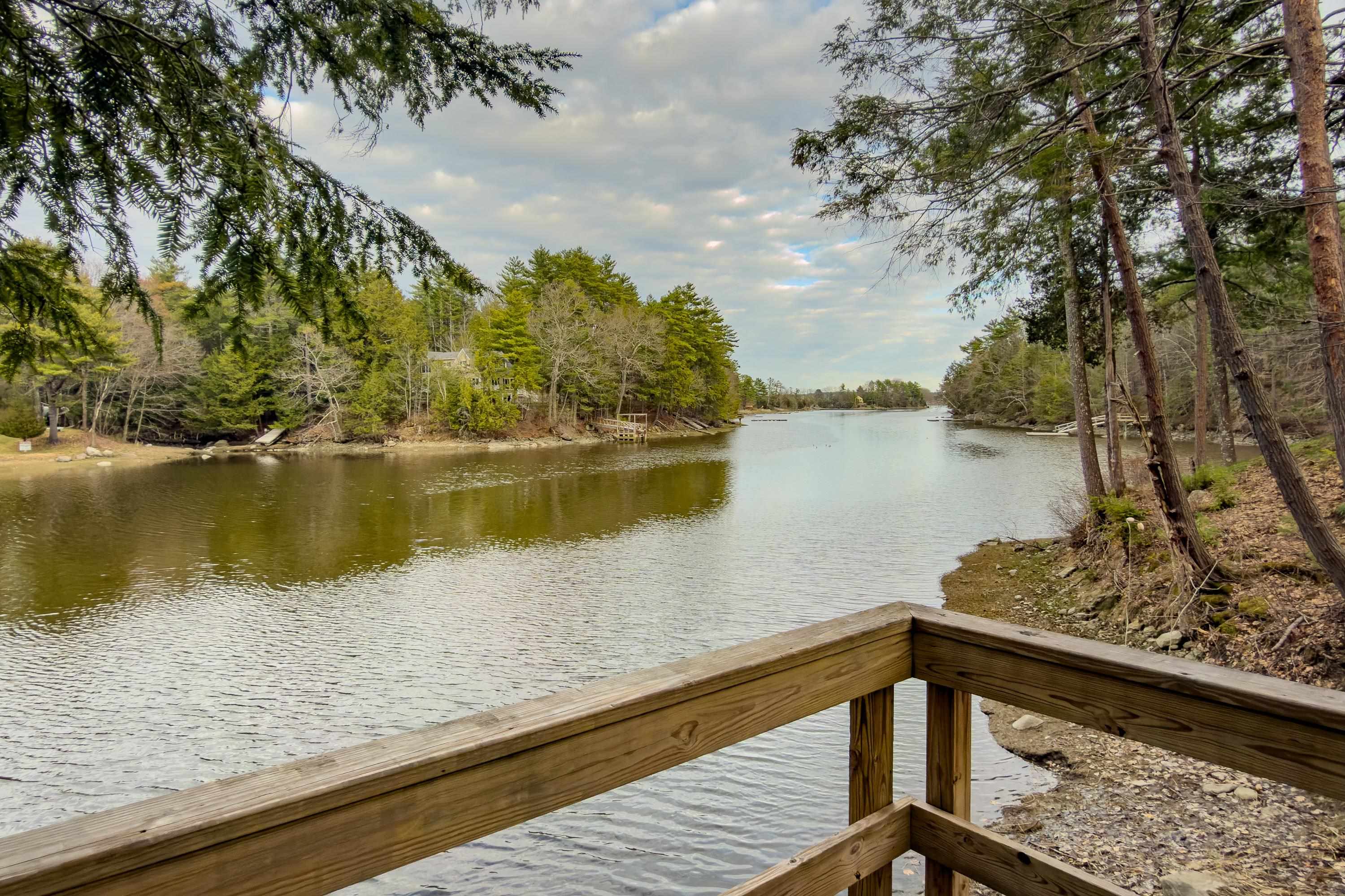 10 Great Cove Dr, Newmarket, NH 03857