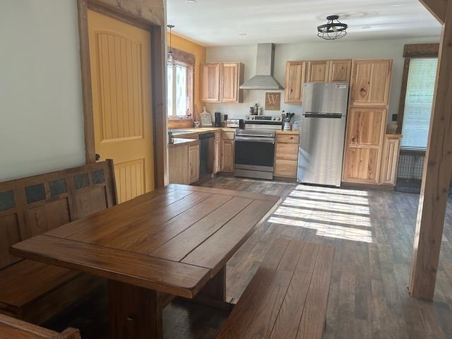 9 Candy Ln, Gorham, NH 03581