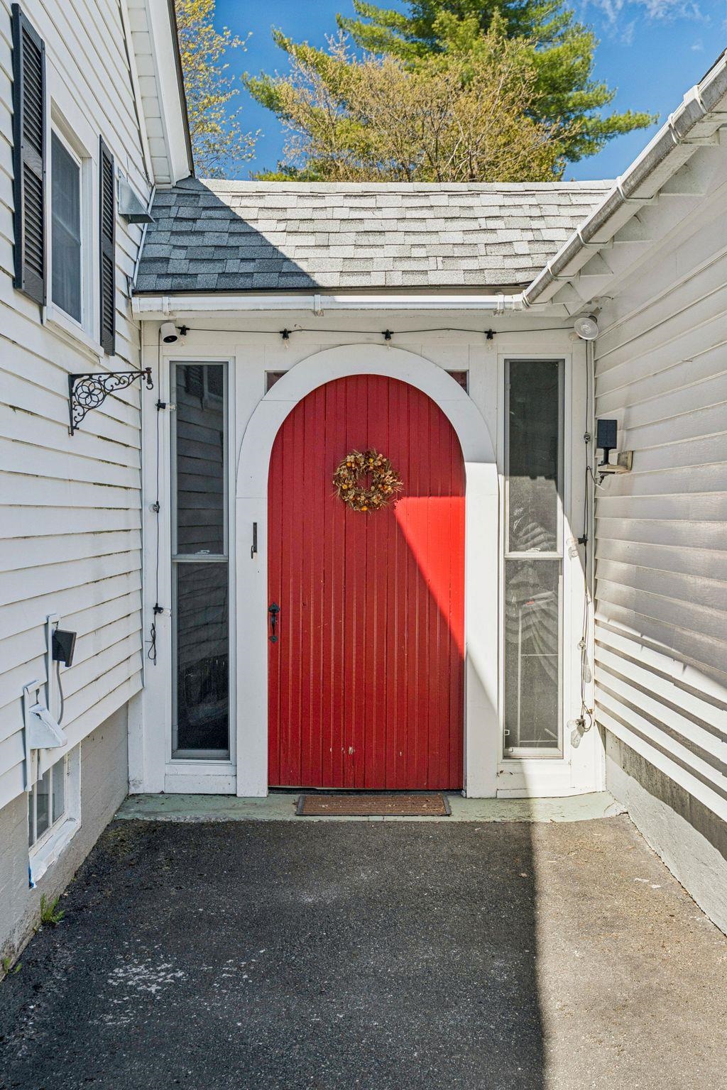 5 Jones Ave, Lebanon, NH 03784