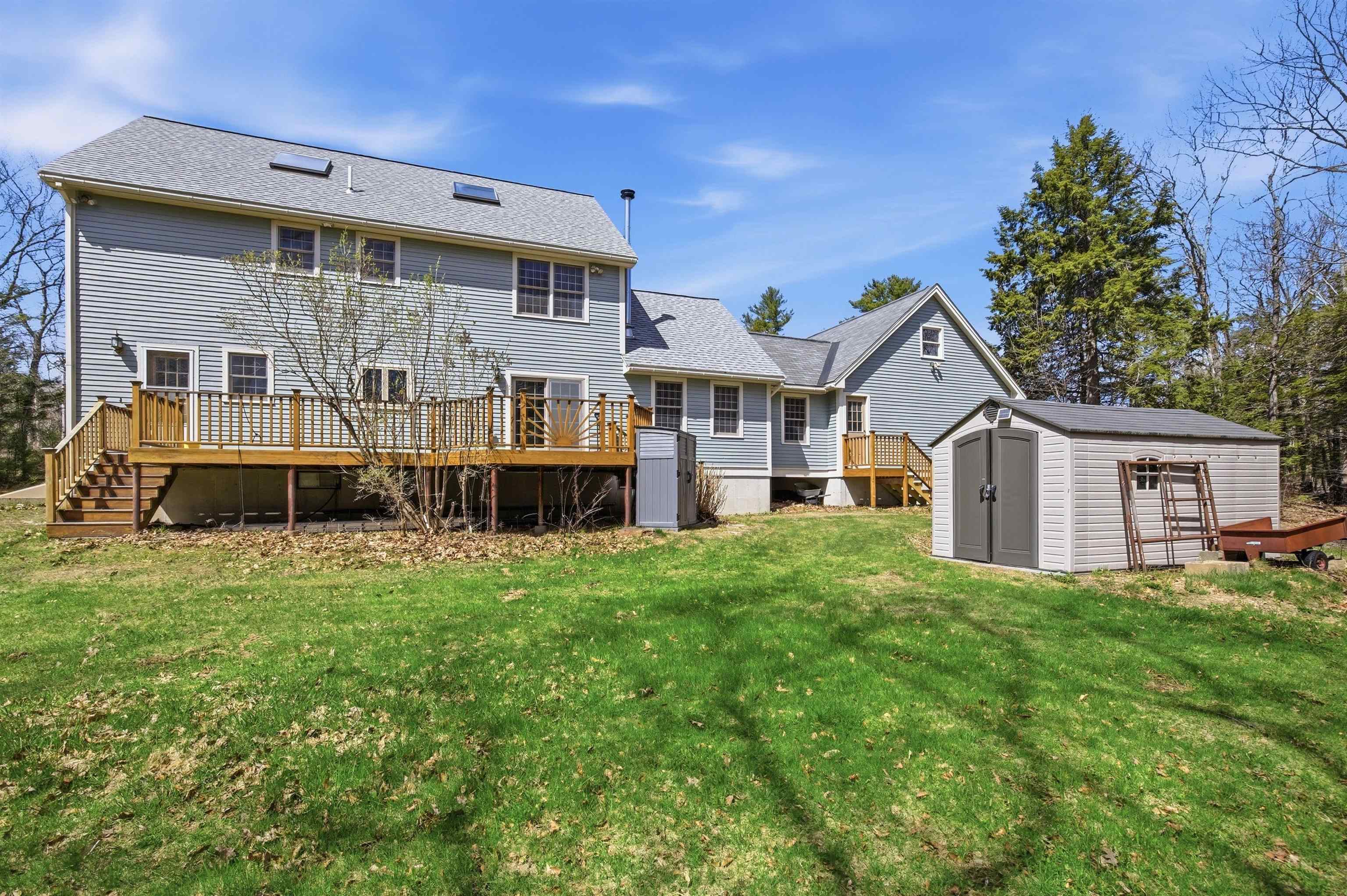 89 Old Centre Rd, Deerfield, NH 03037