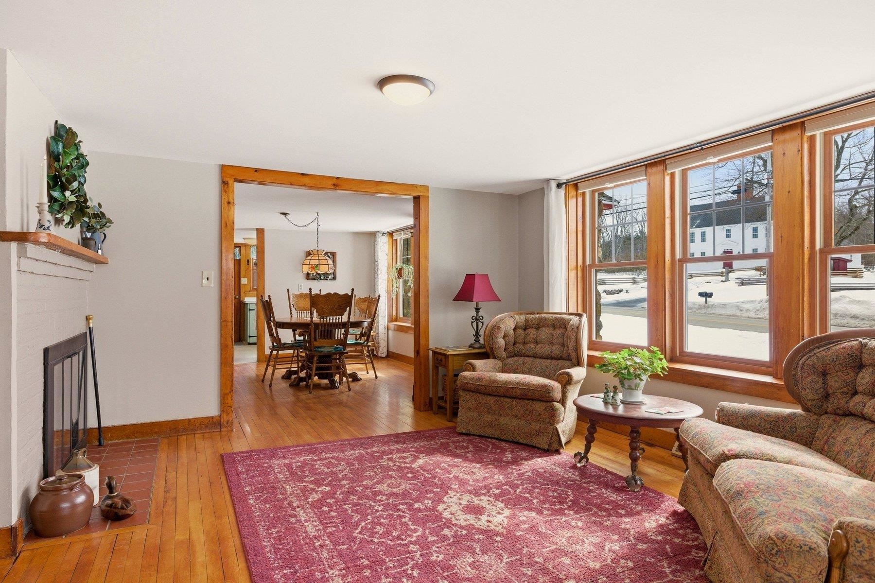 393 High St, Candia, NH 03034