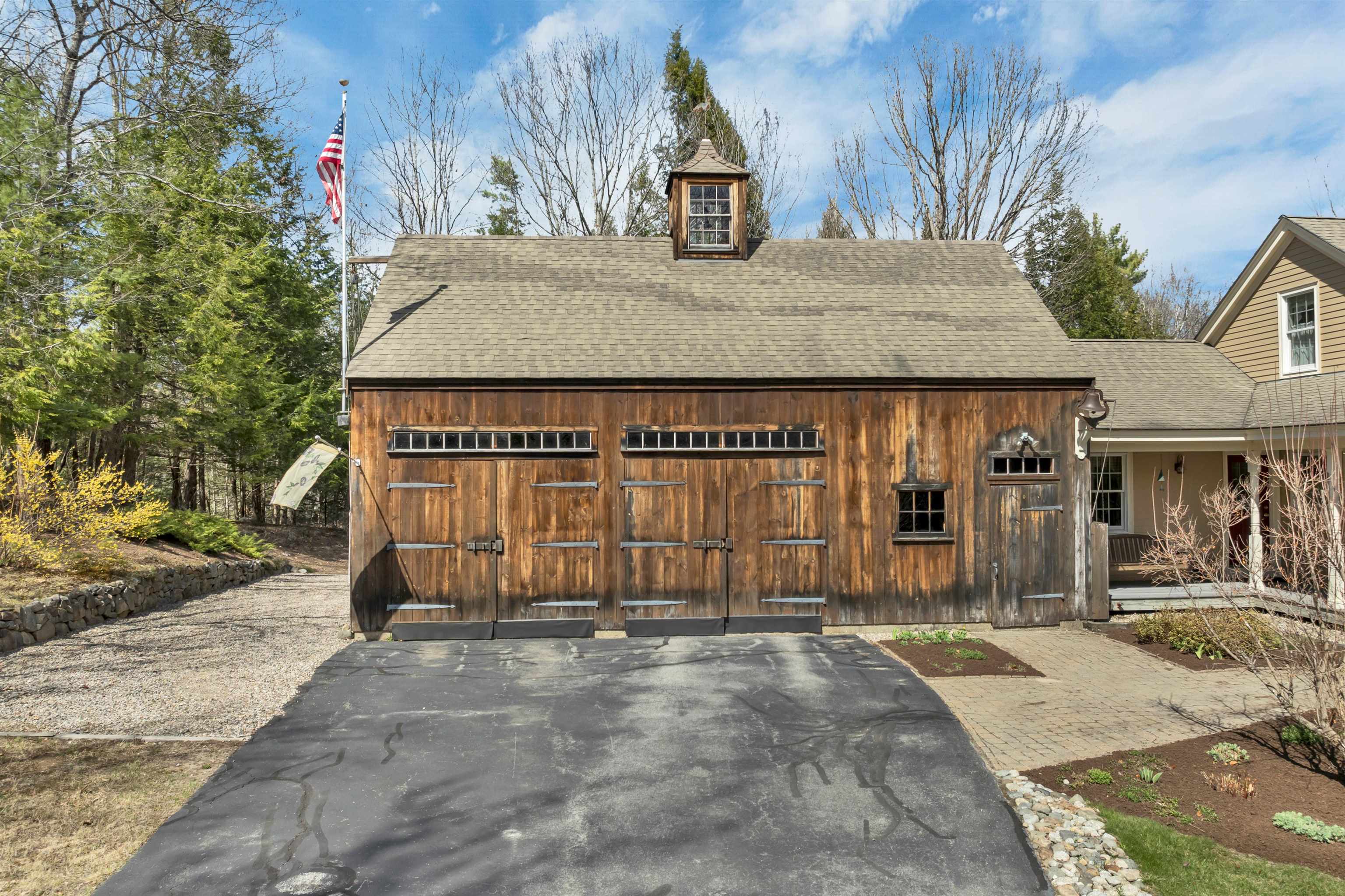 1 River Heights Rd, Tuftonboro, NH 03816