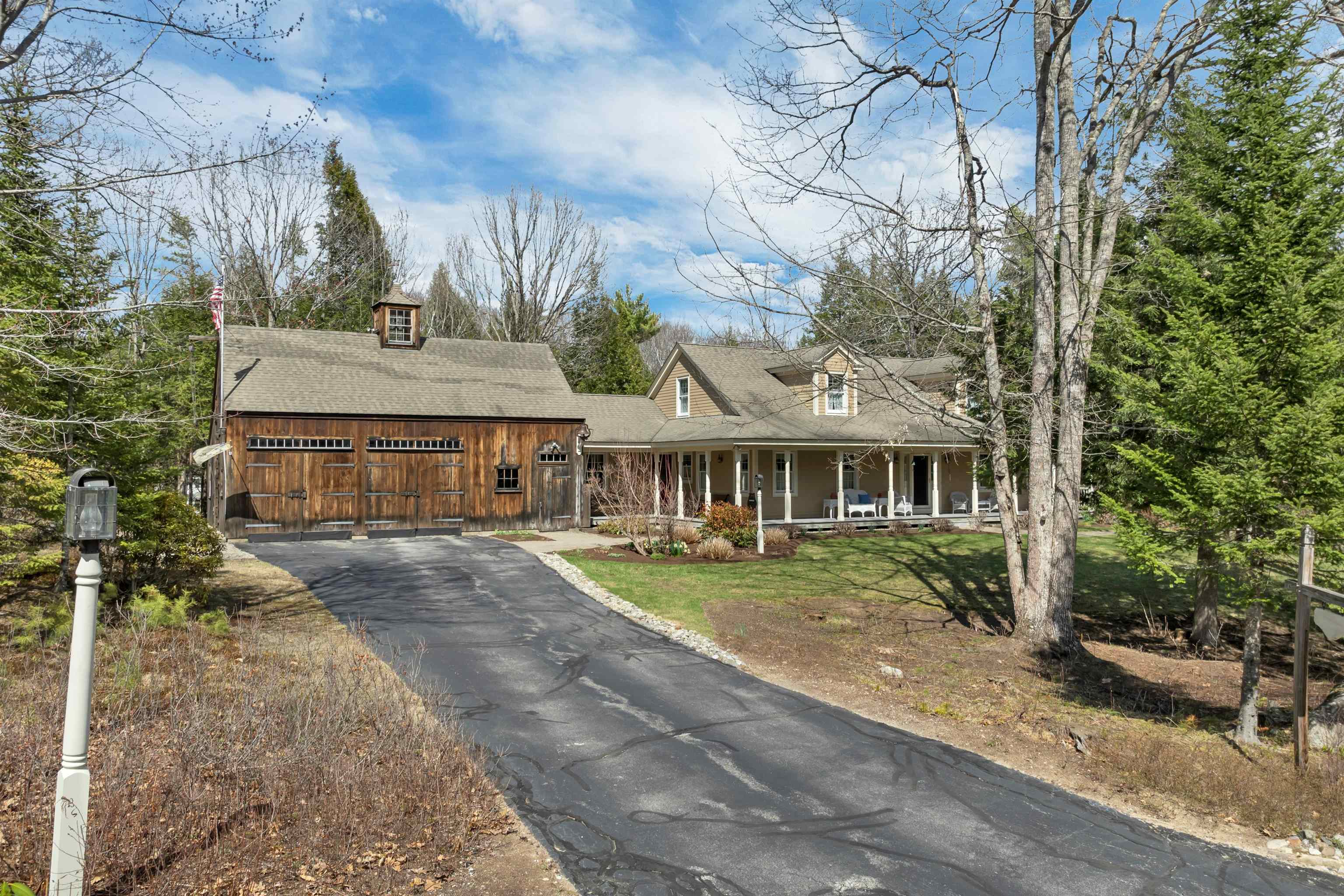 1 River Heights Rd, Tuftonboro, NH 03816