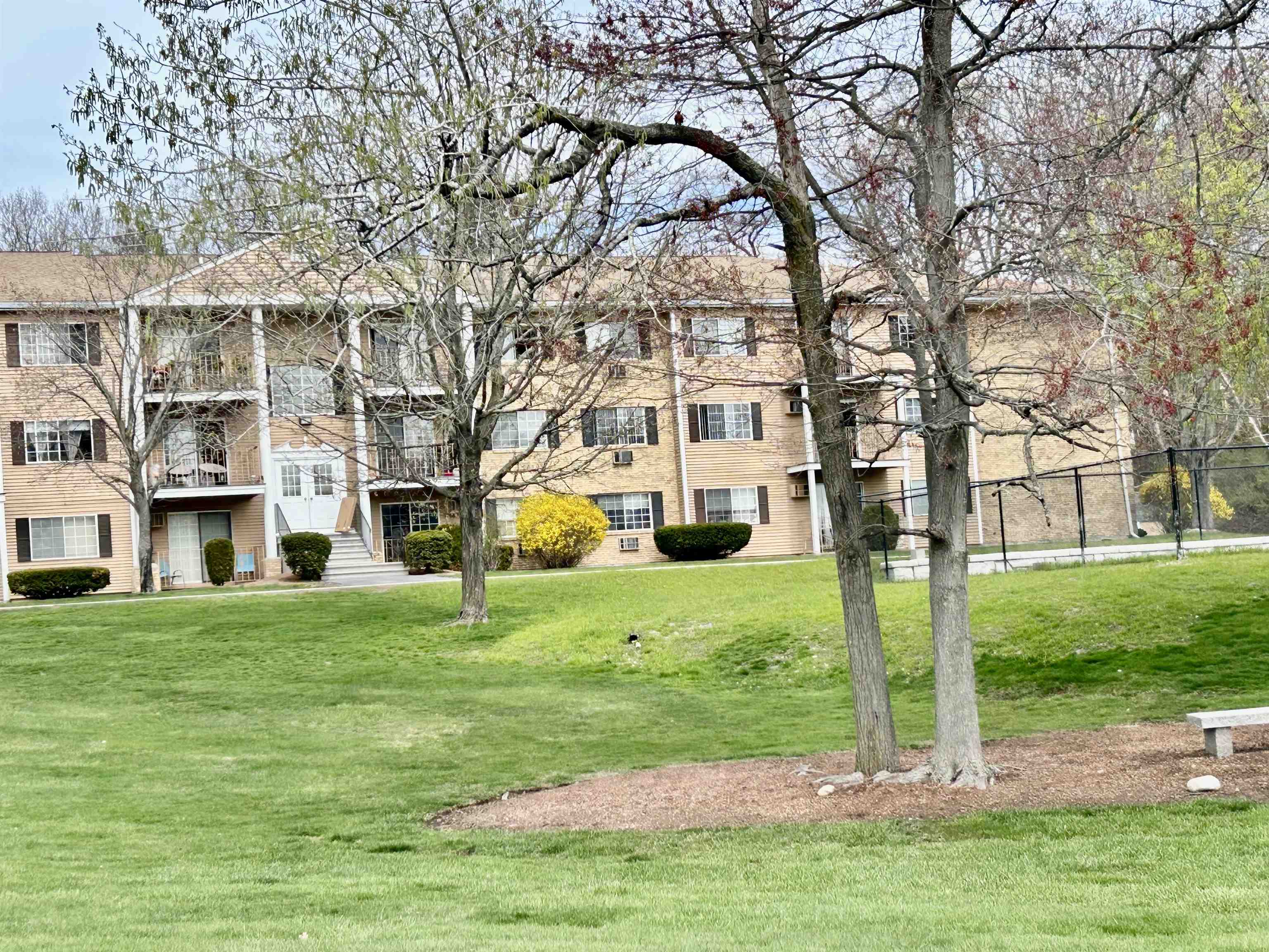 MANCHESTER NH&nbsp;Condos for sale