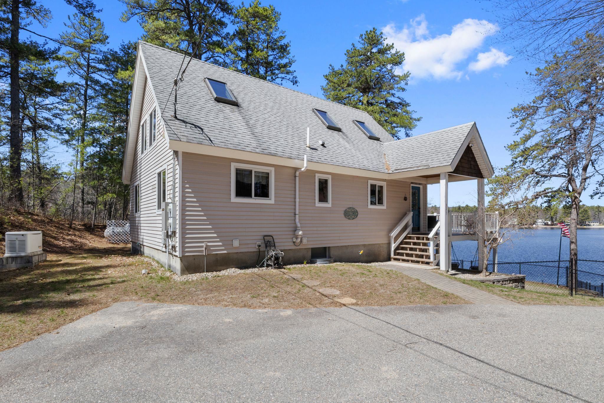 325 Concord Ln, Wakefield, NH 03830