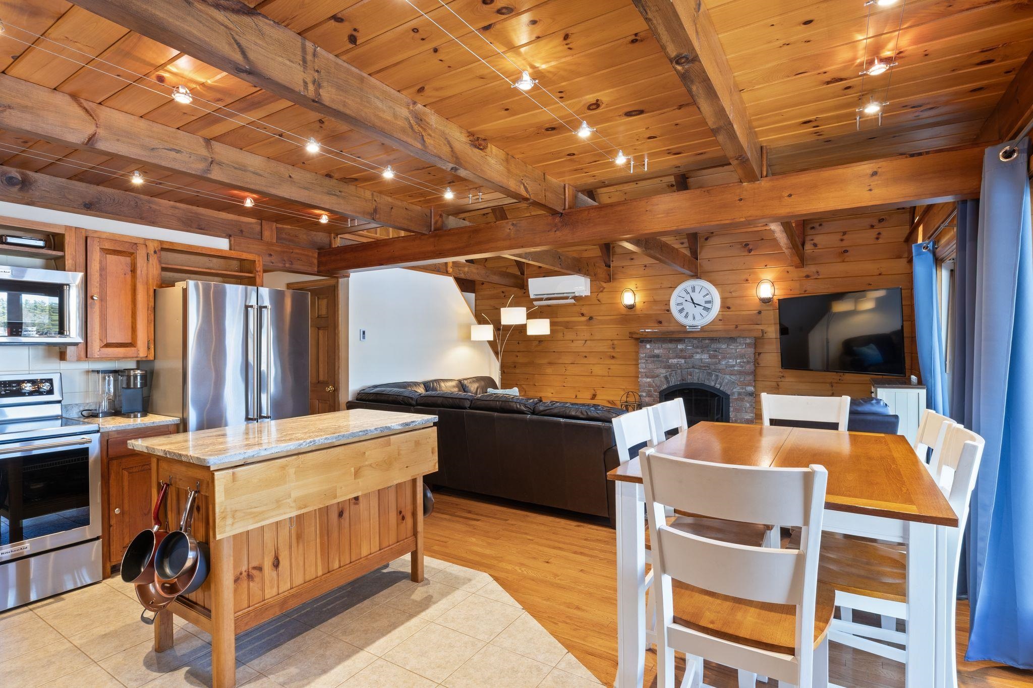 325 Concord Ln, Wakefield, NH 03830