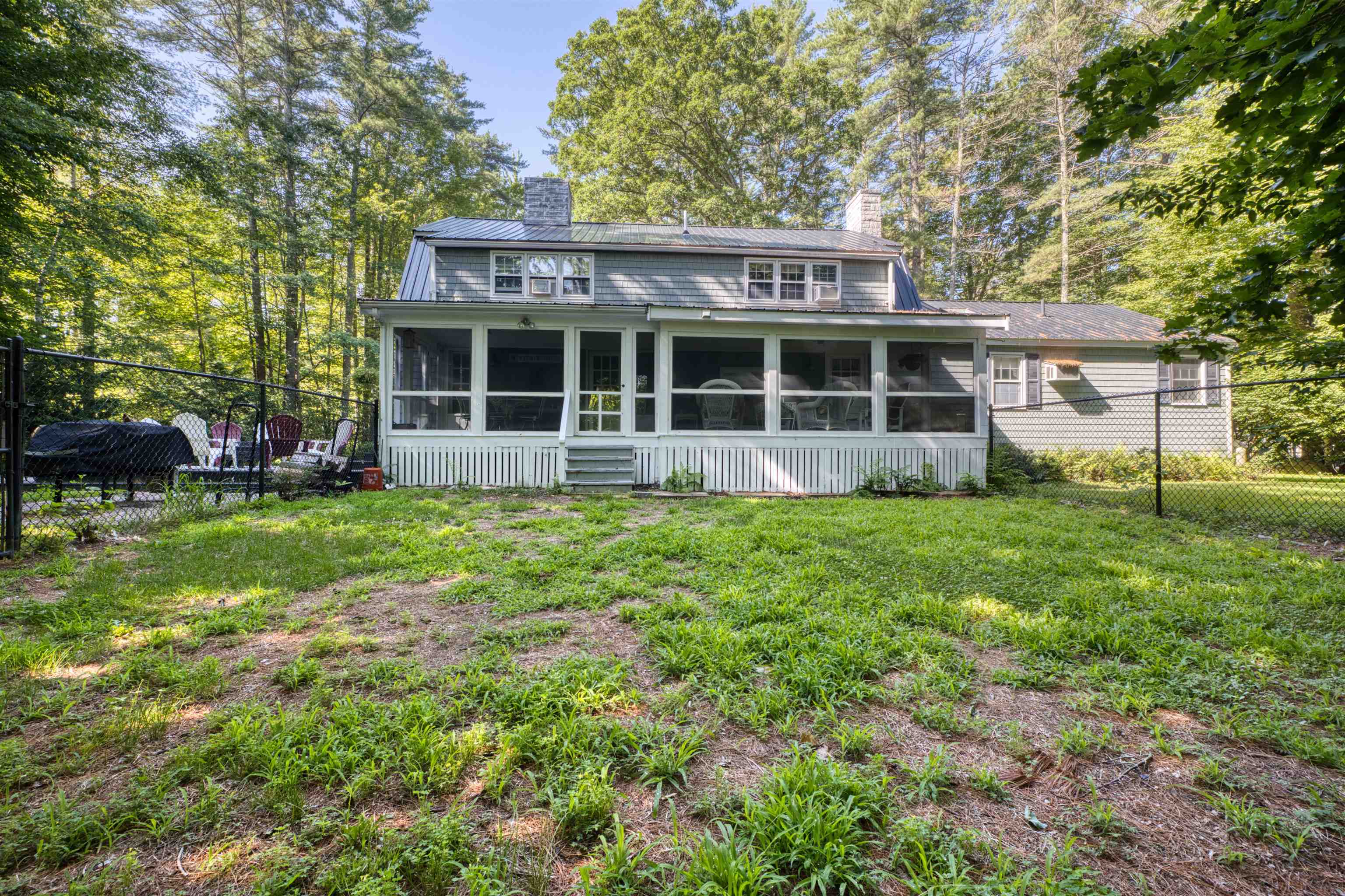 11 Robin Acres Dr, Wolfeboro, NH 03894