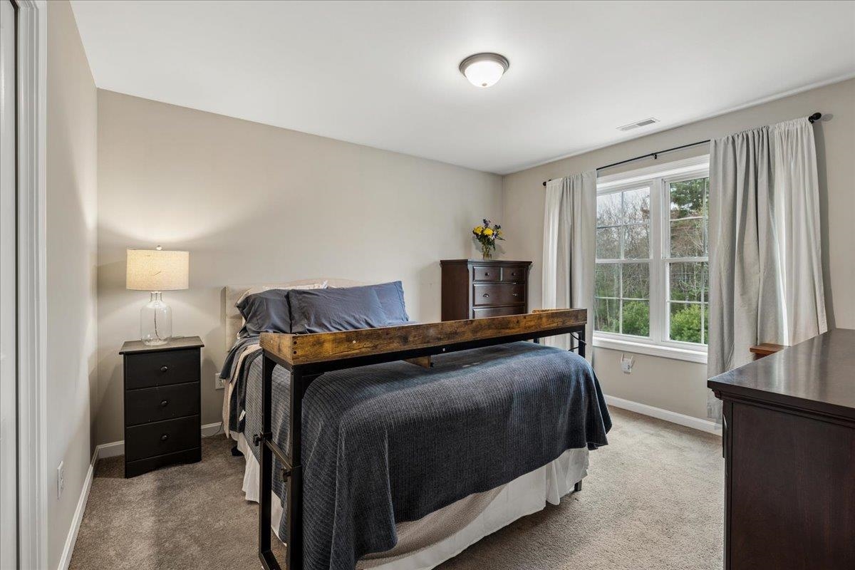 63 Chester Turnpike, Hooksett, NH 03106