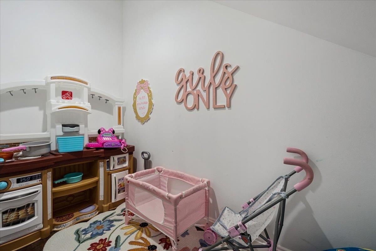 63 Chester Turnpike, Hooksett, NH 03106