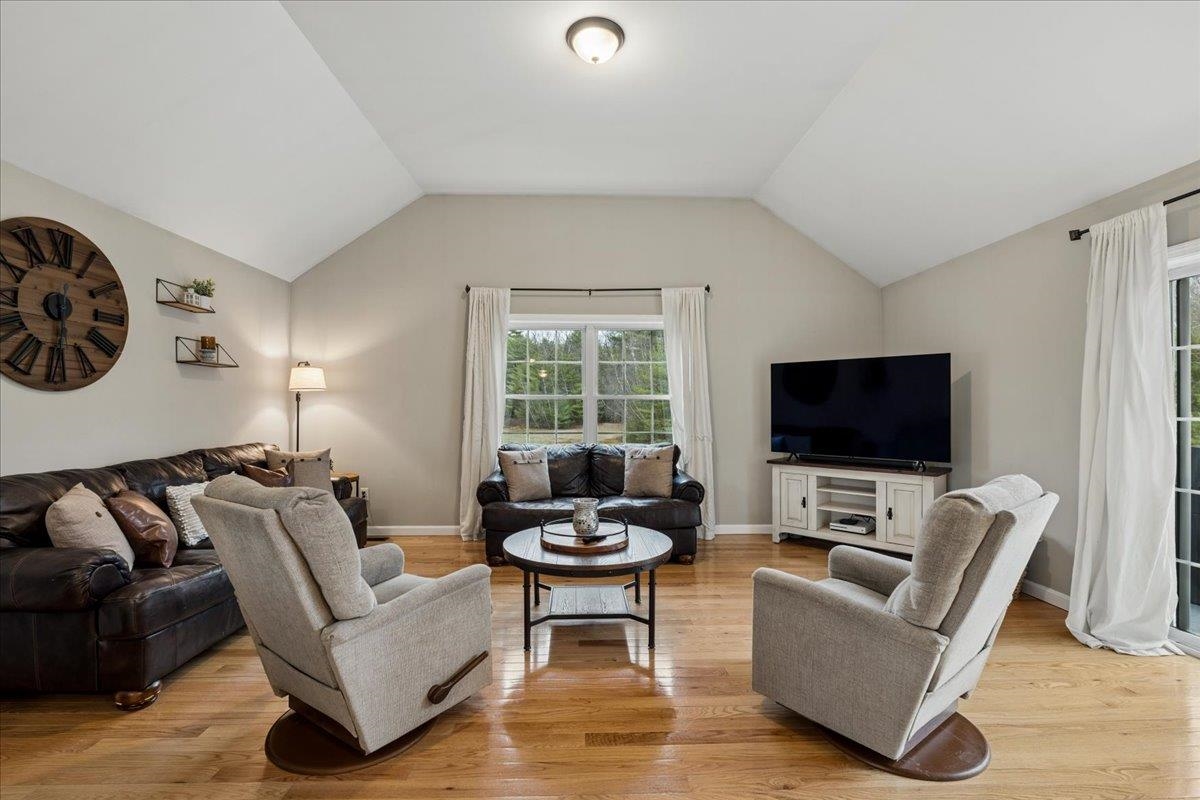 63 Chester Turnpike, Hooksett, NH 03106