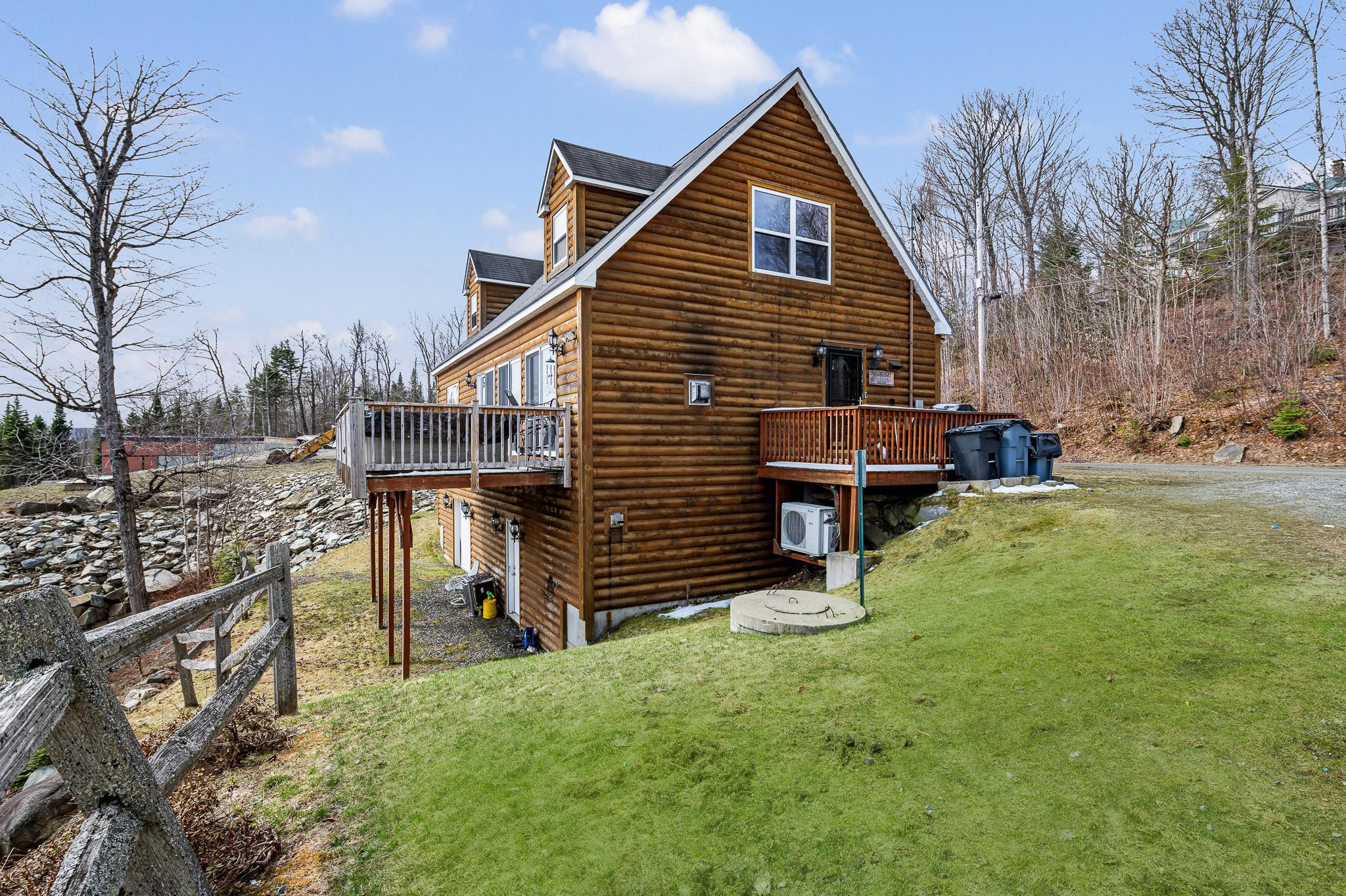 126 Maple Mountain Rd, Pittsburg, NH 03592
