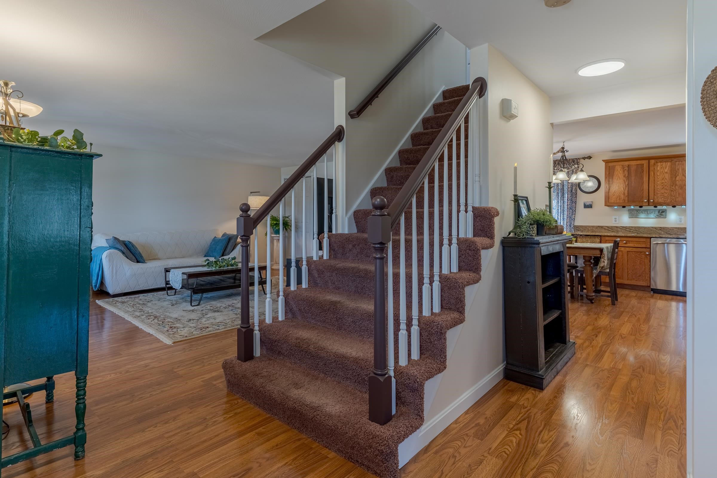 13 Jump Ln, Hudson, NH 03051