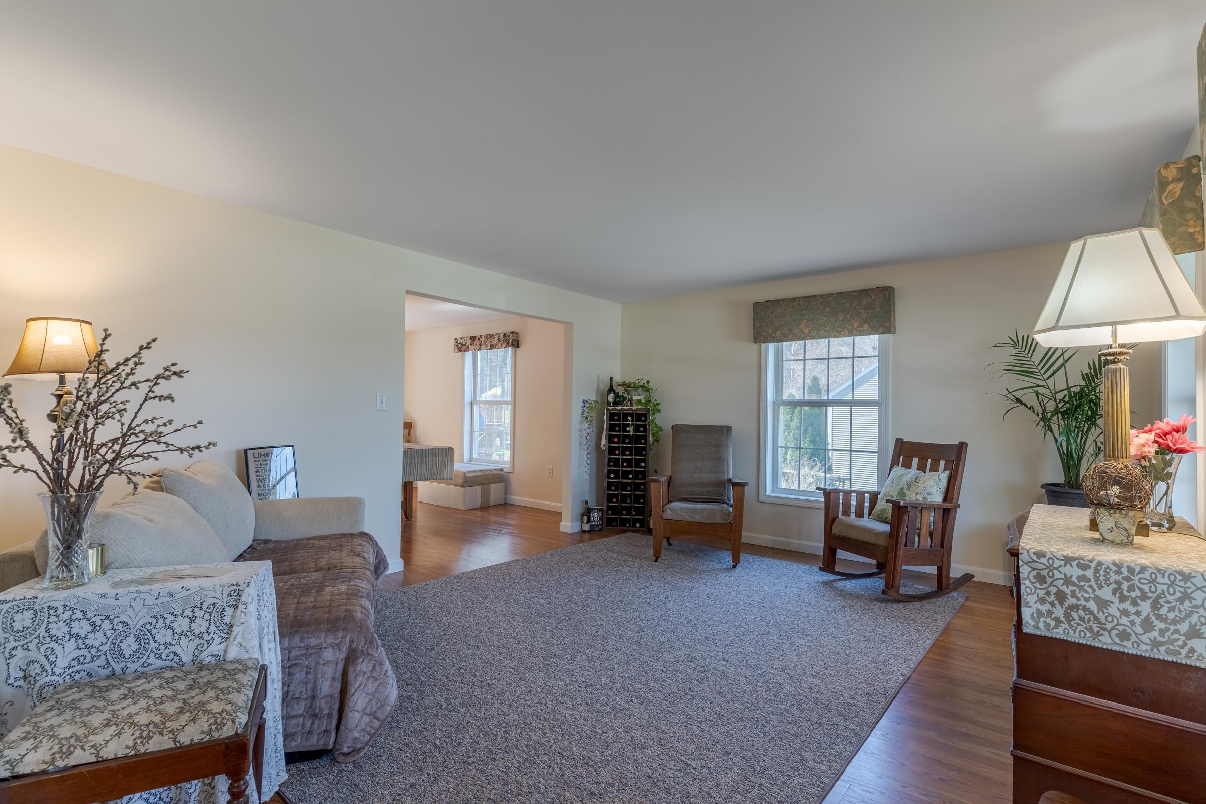 13 Jump Ln, Hudson, NH 03051