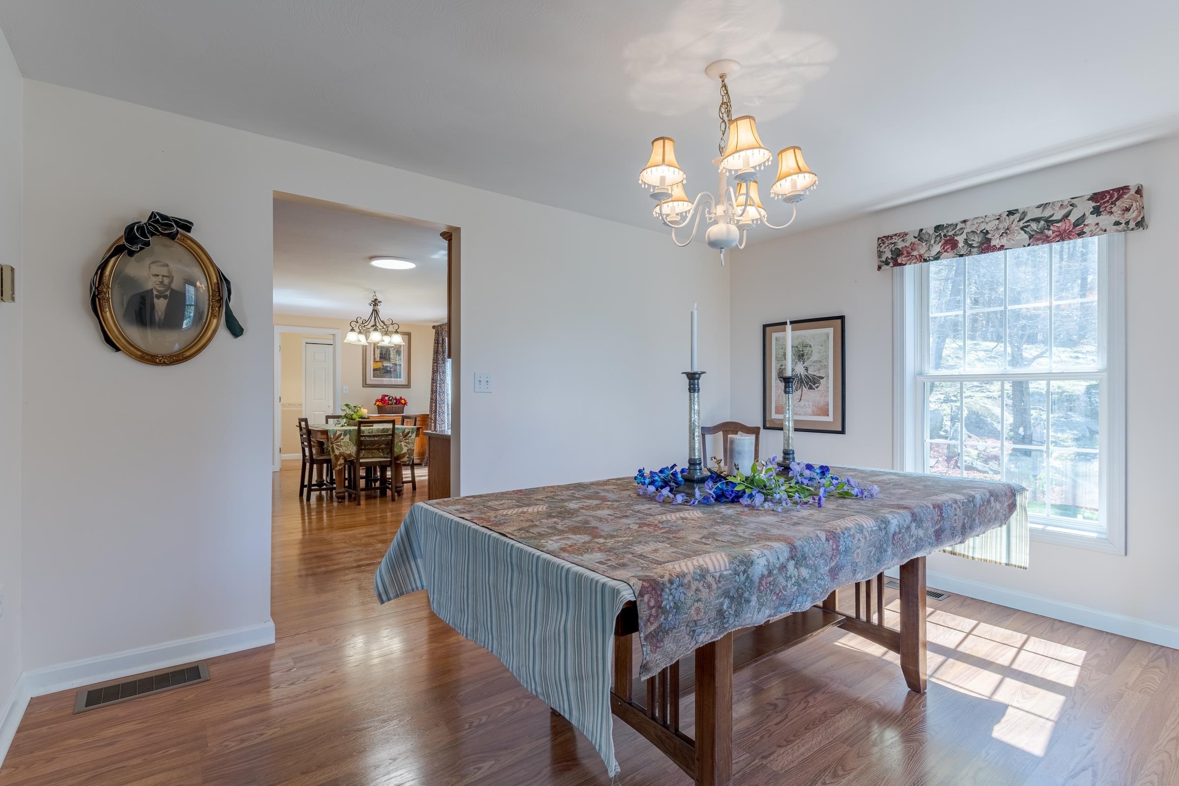 13 Jump Ln, Hudson, NH 03051