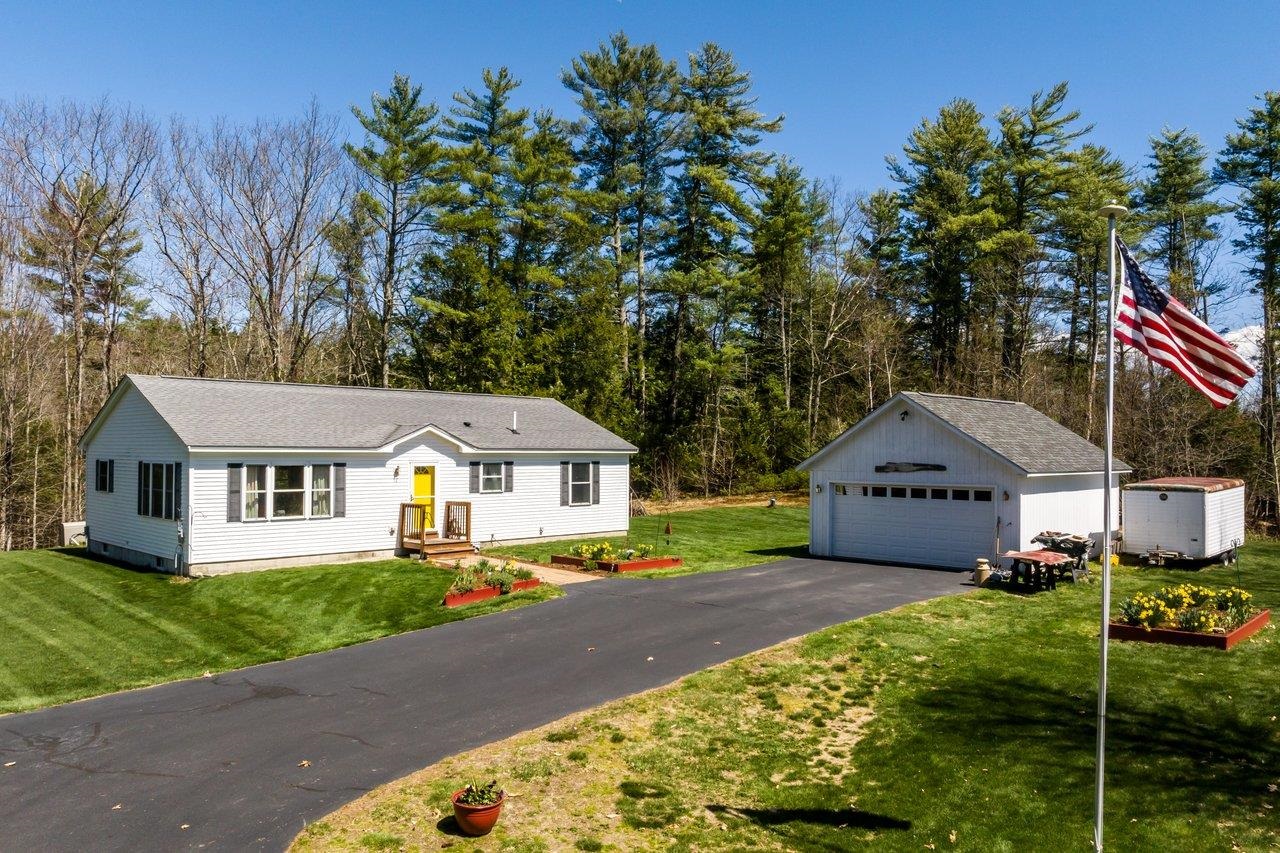 345 Stage Rd, Nottingham, NH 03290