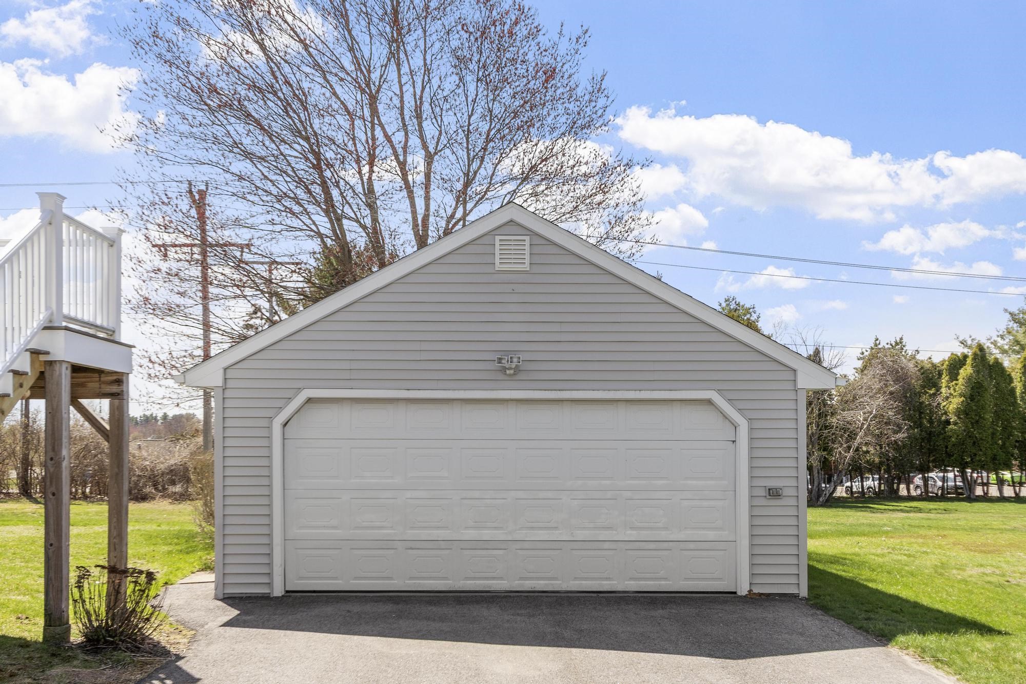 30 Davis Rd, Portsmouth, NH 03801