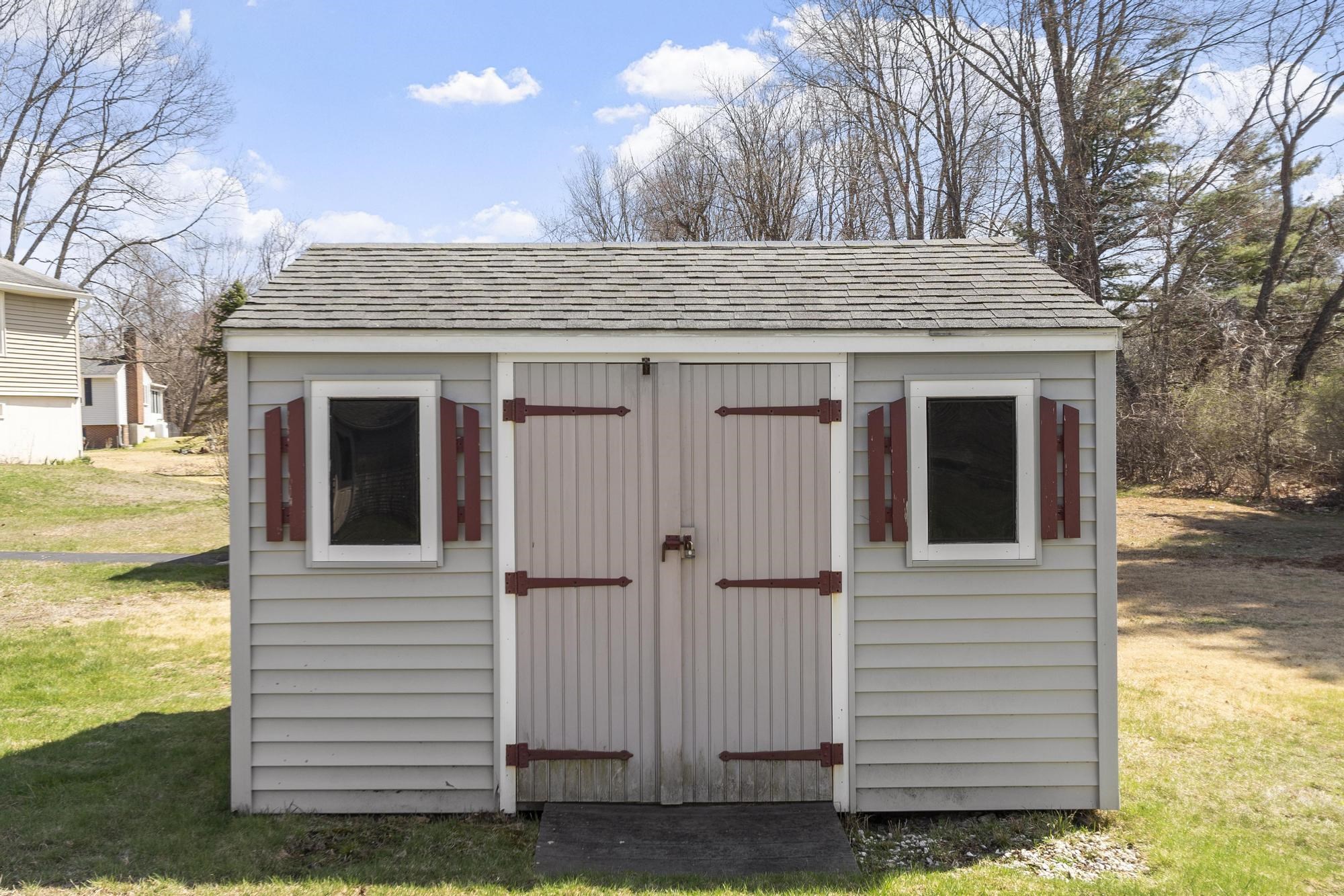 30 Davis Rd, Portsmouth, NH 03801