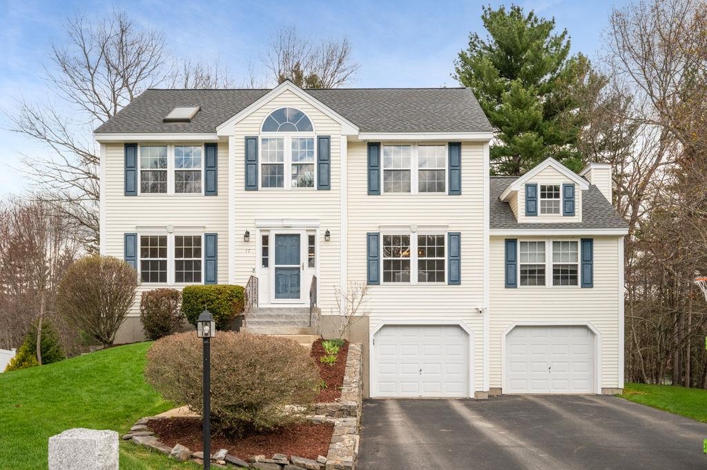 17 Cambridge Dr, Merrimack, NH 03054