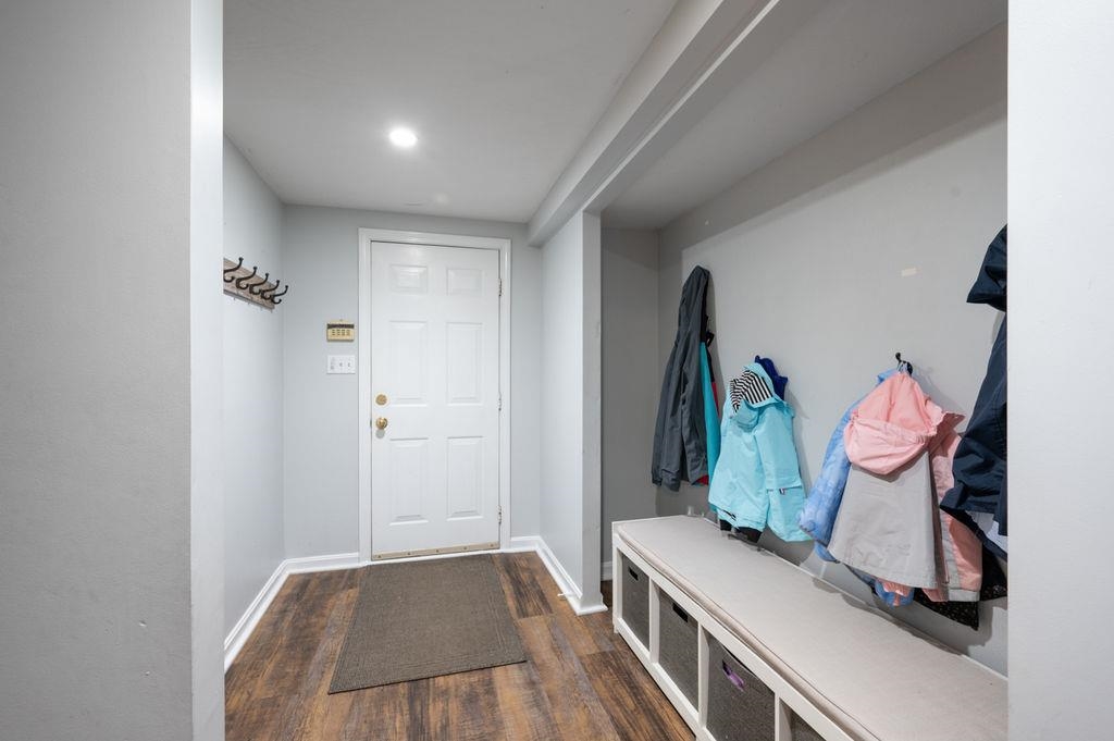 17 Cambridge Dr, Merrimack, NH 03054