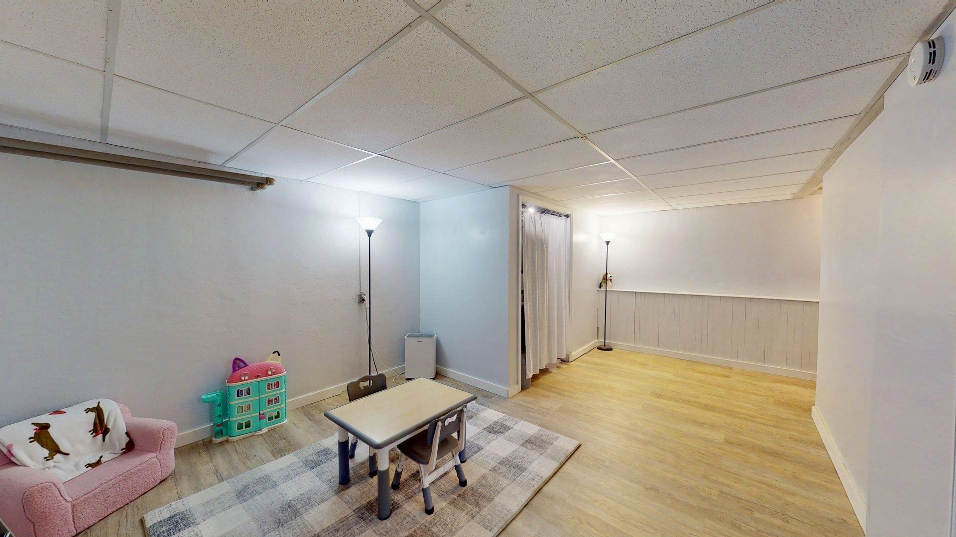 66 Litchfield Rd, Londonderry, NH 03053