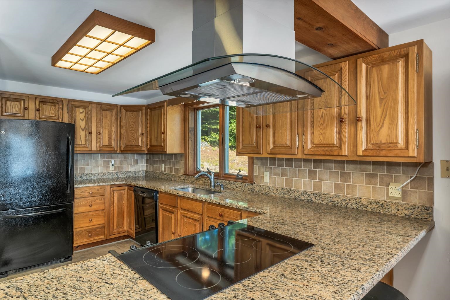 322 Concord Ln, Wakefield, NH 03830