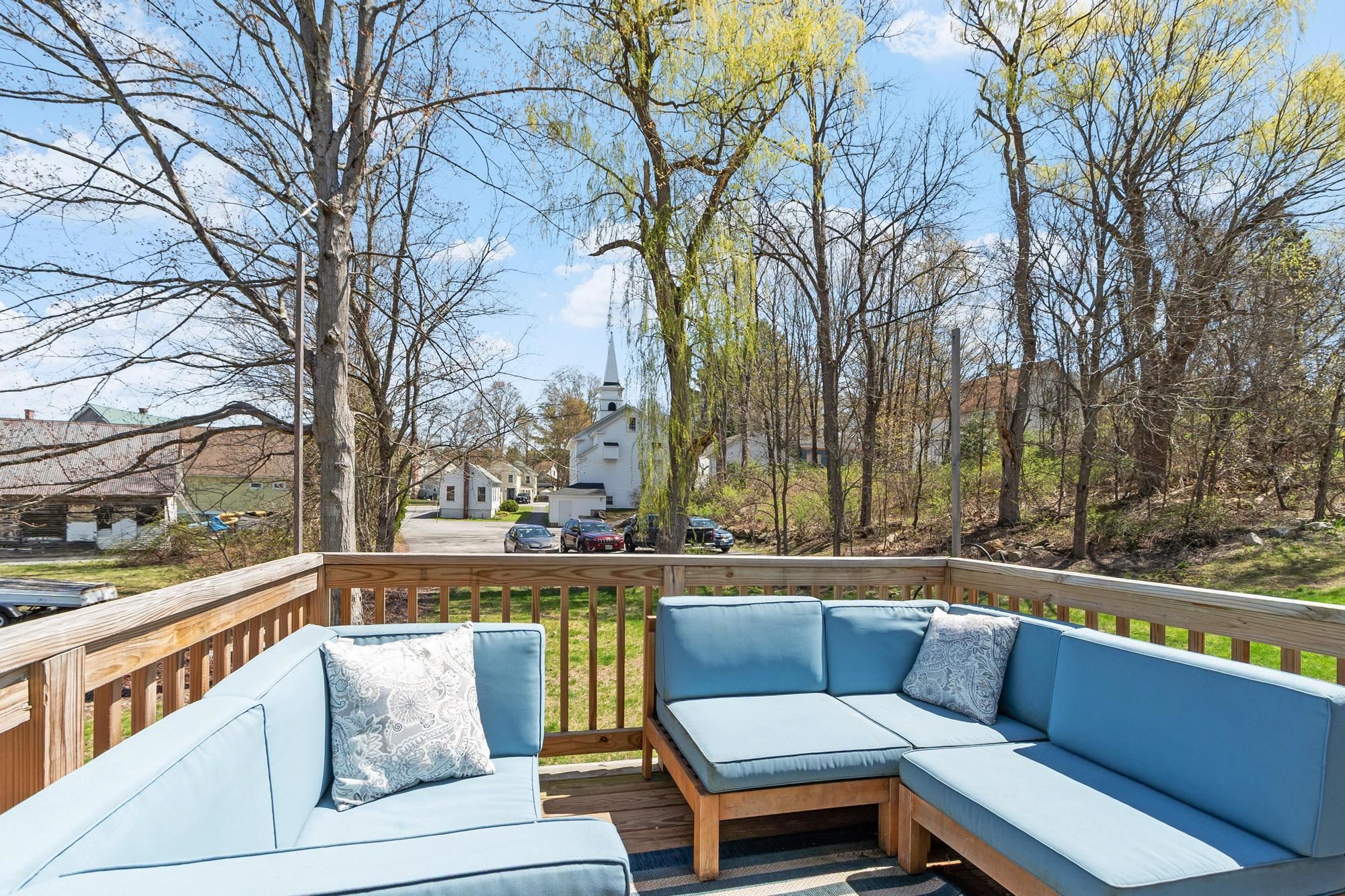 71 Cedar St, Hopkinton, NH 03229