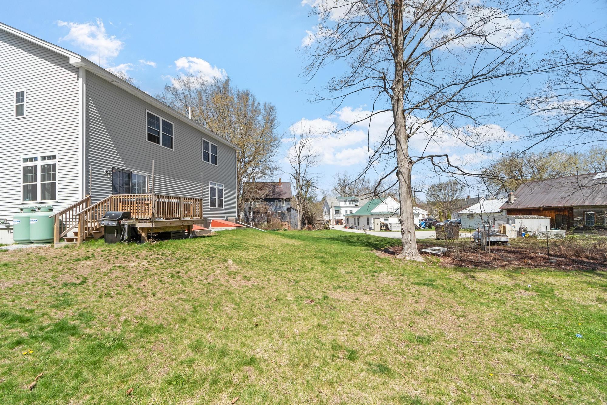 71 Cedar St, Hopkinton, NH 03229