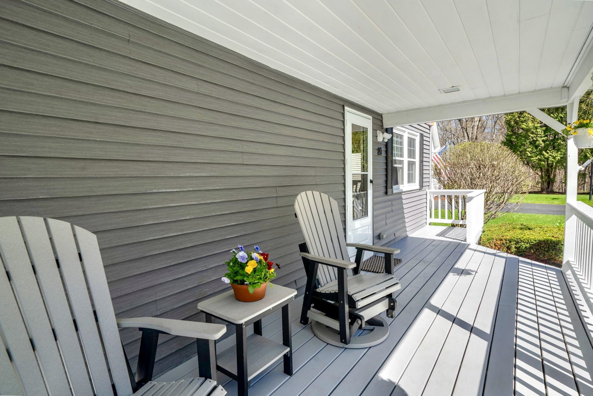 20 Gilcreast Dr, Litchfield, NH 03052