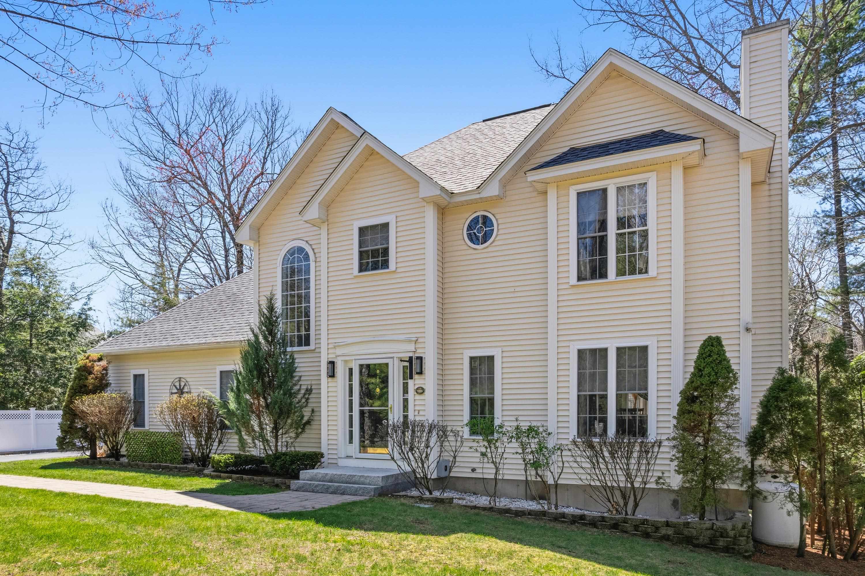 8 Flag Ct, Auburn, NH 03032