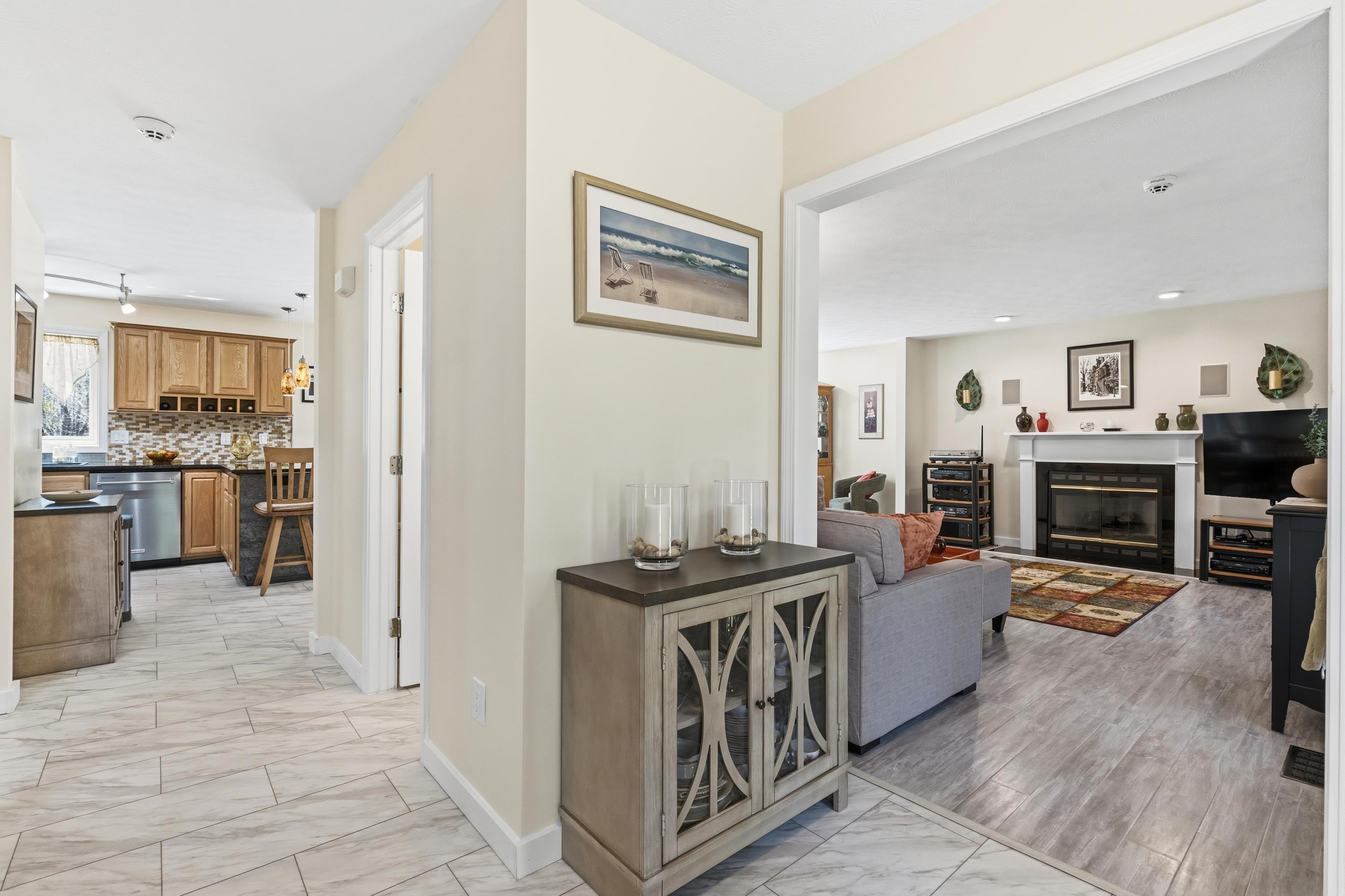 8 Flag Ct, Auburn, NH 03032