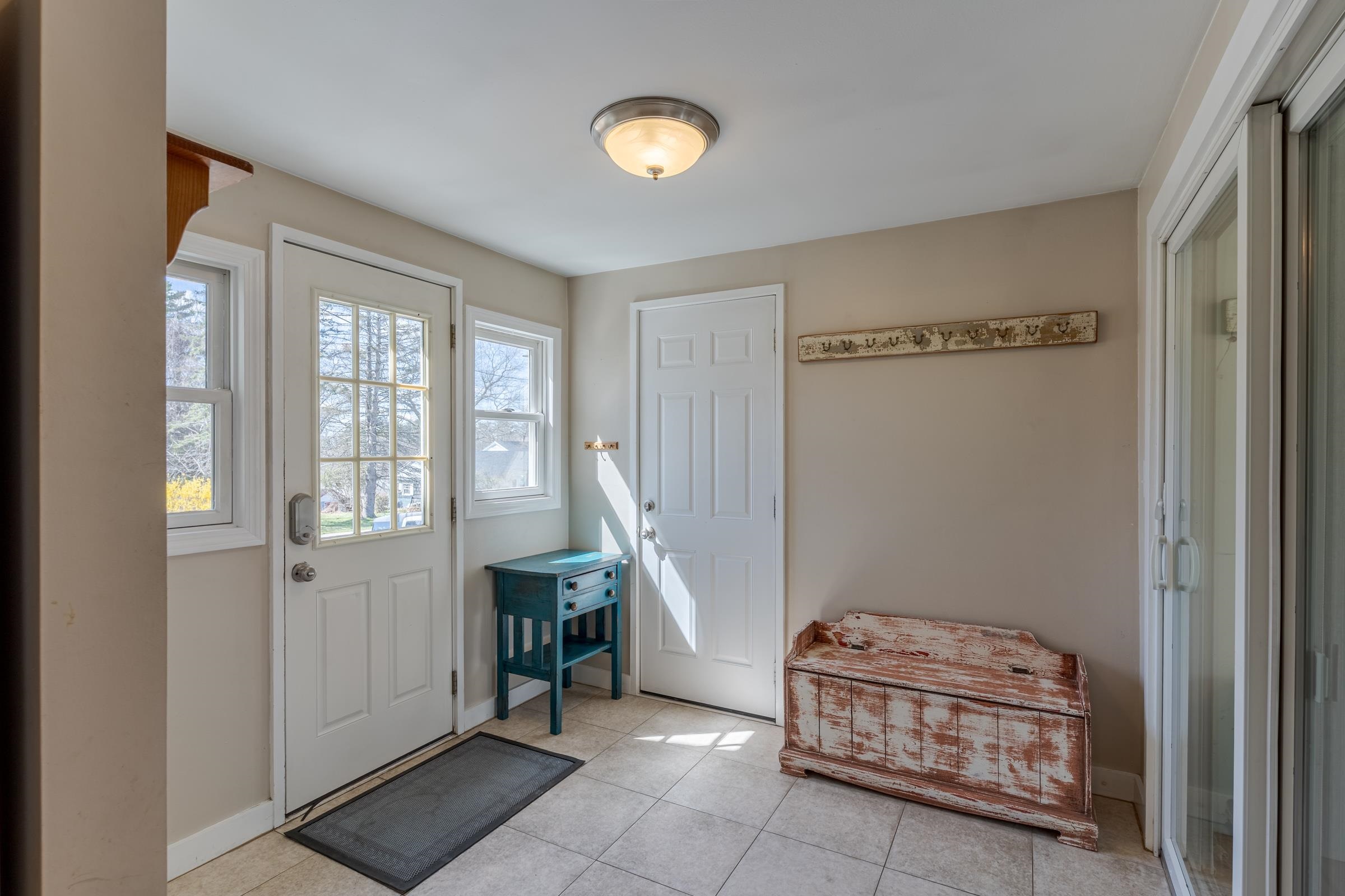 49 Glenwood Ave, Dover, NH 03820