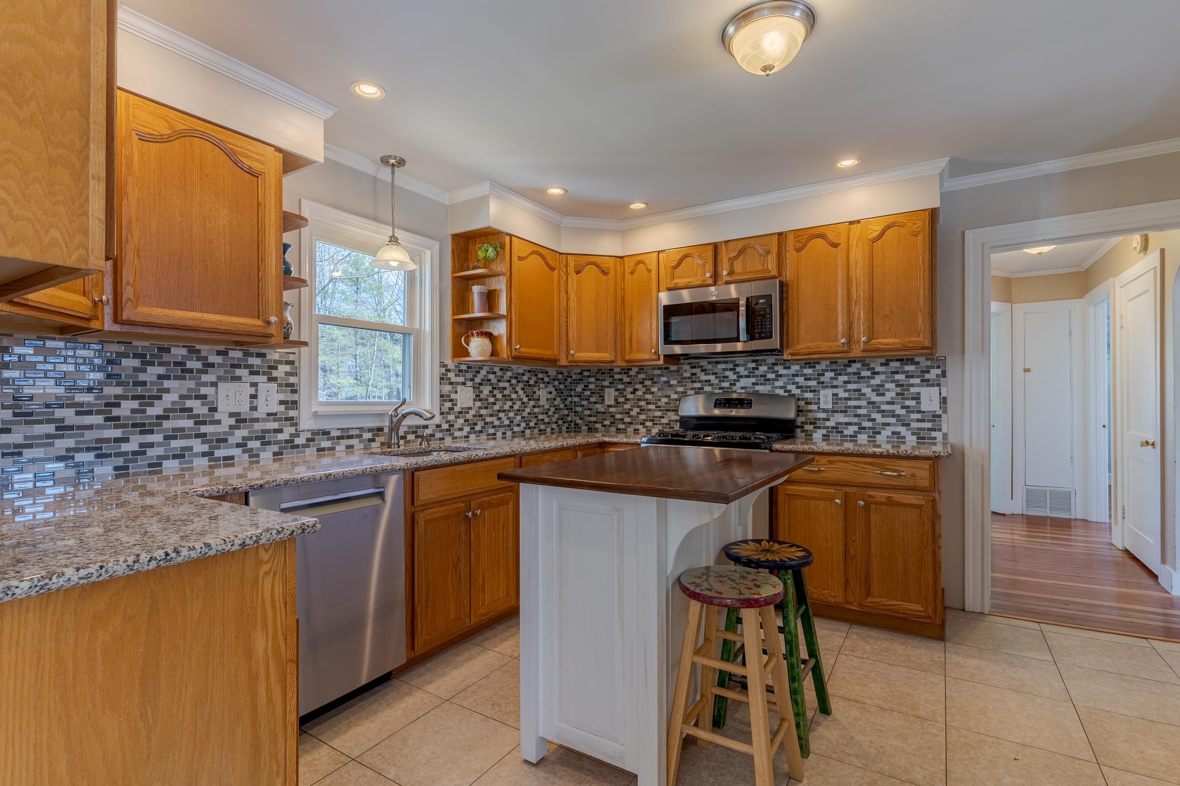 49 Glenwood Ave, Dover, NH 03820