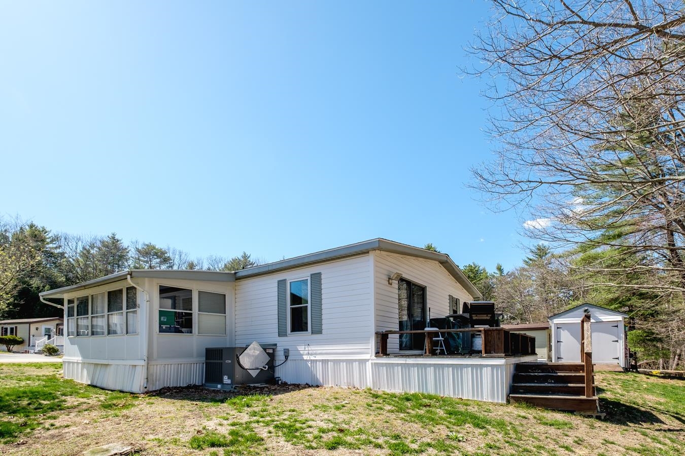 53 Monadnock Dr, Rochester, NH 03867