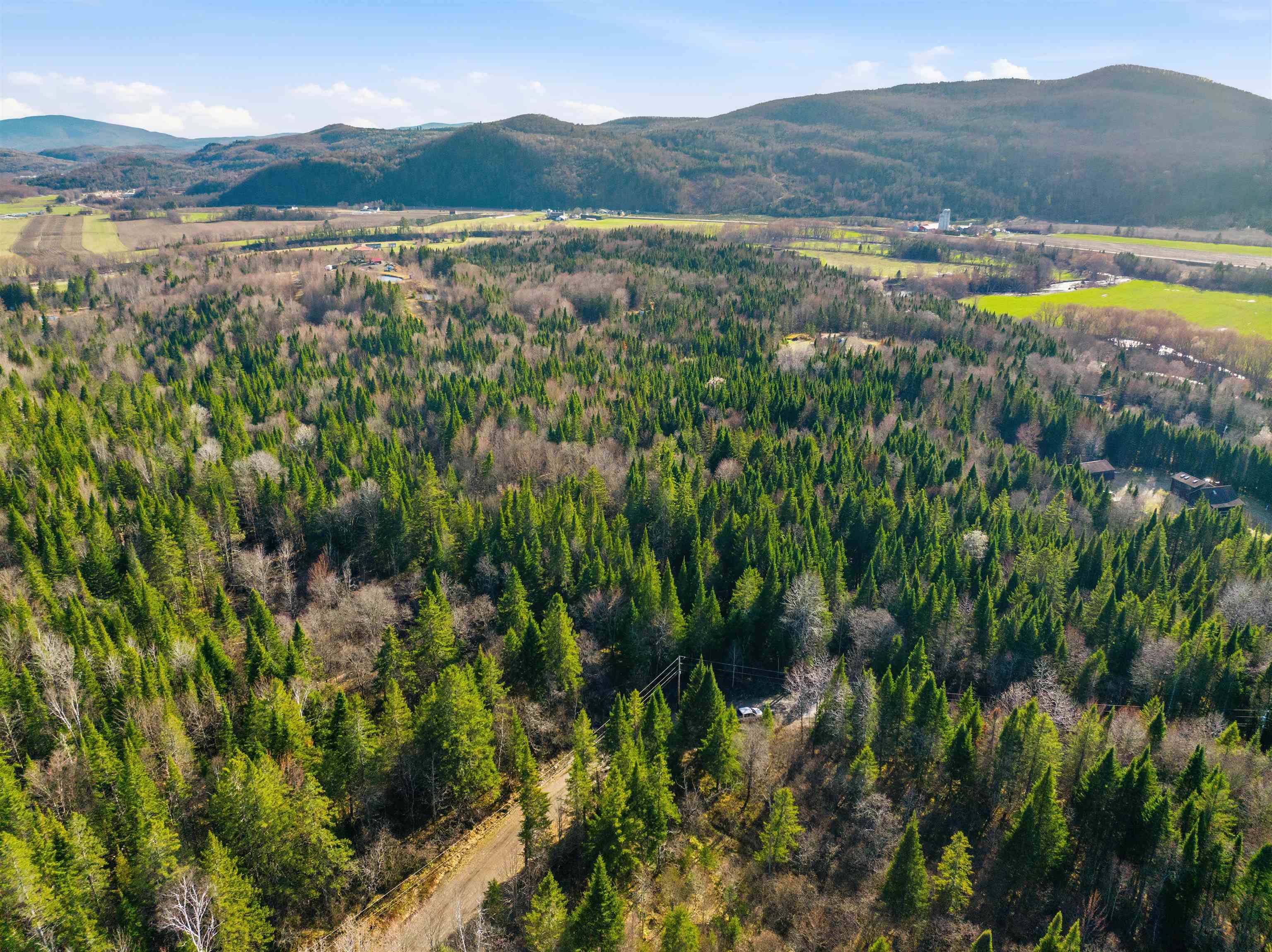 1660 Halls Stream Rd, Pittsburg, NH 03592