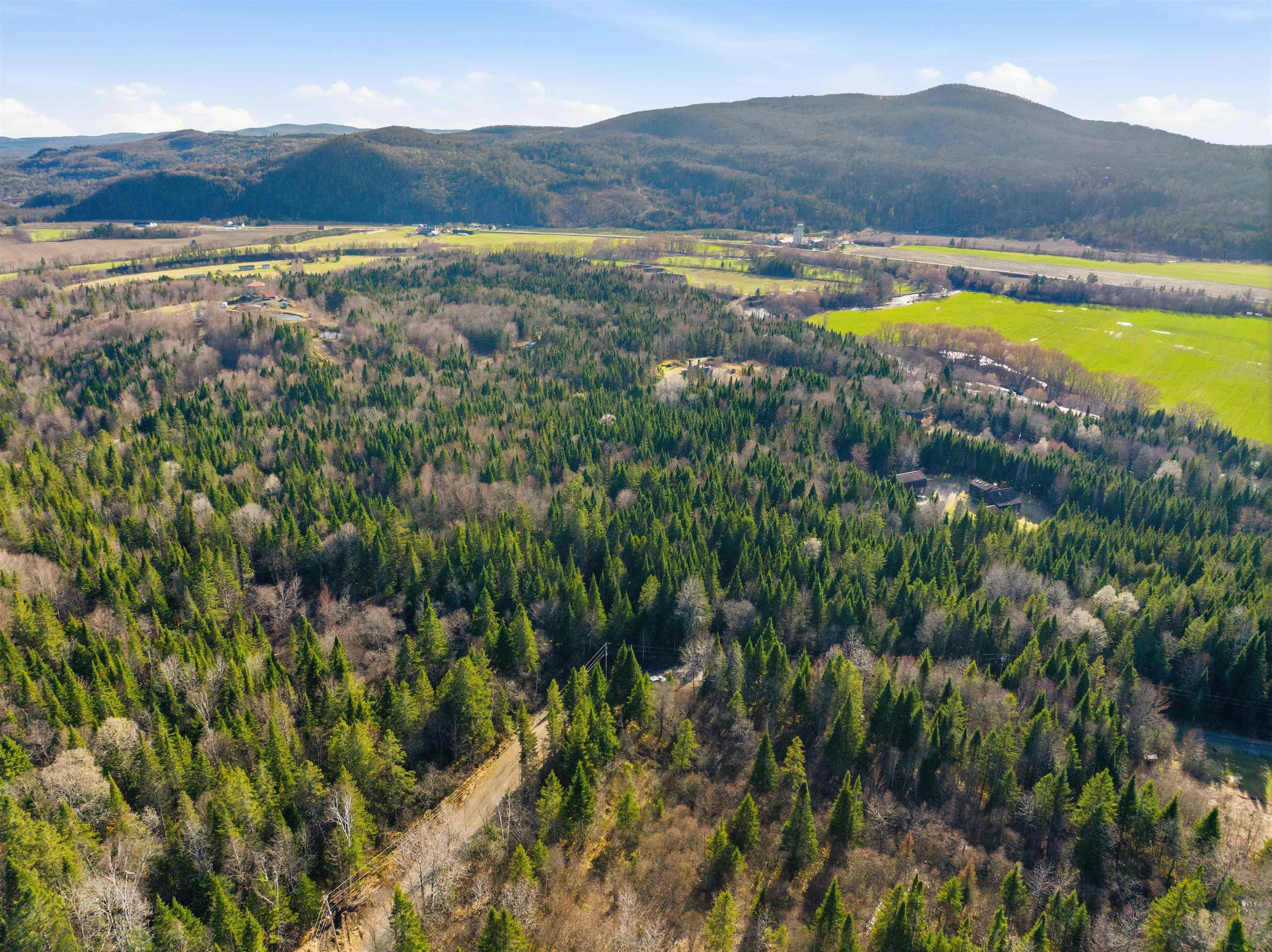 1660 Halls Stream Rd, Pittsburg, NH 03592