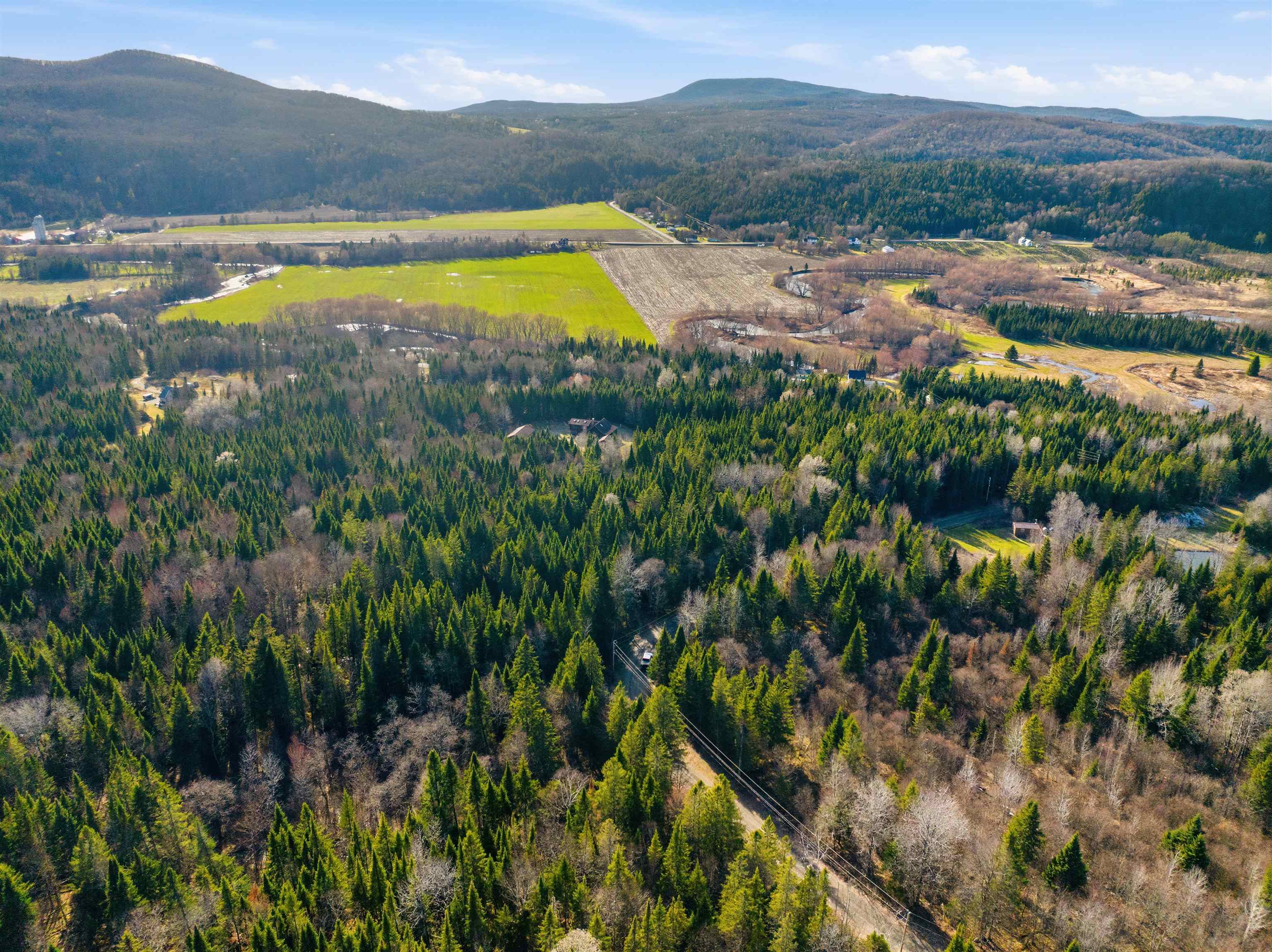 1660 Halls Stream Rd, Pittsburg, NH 03592