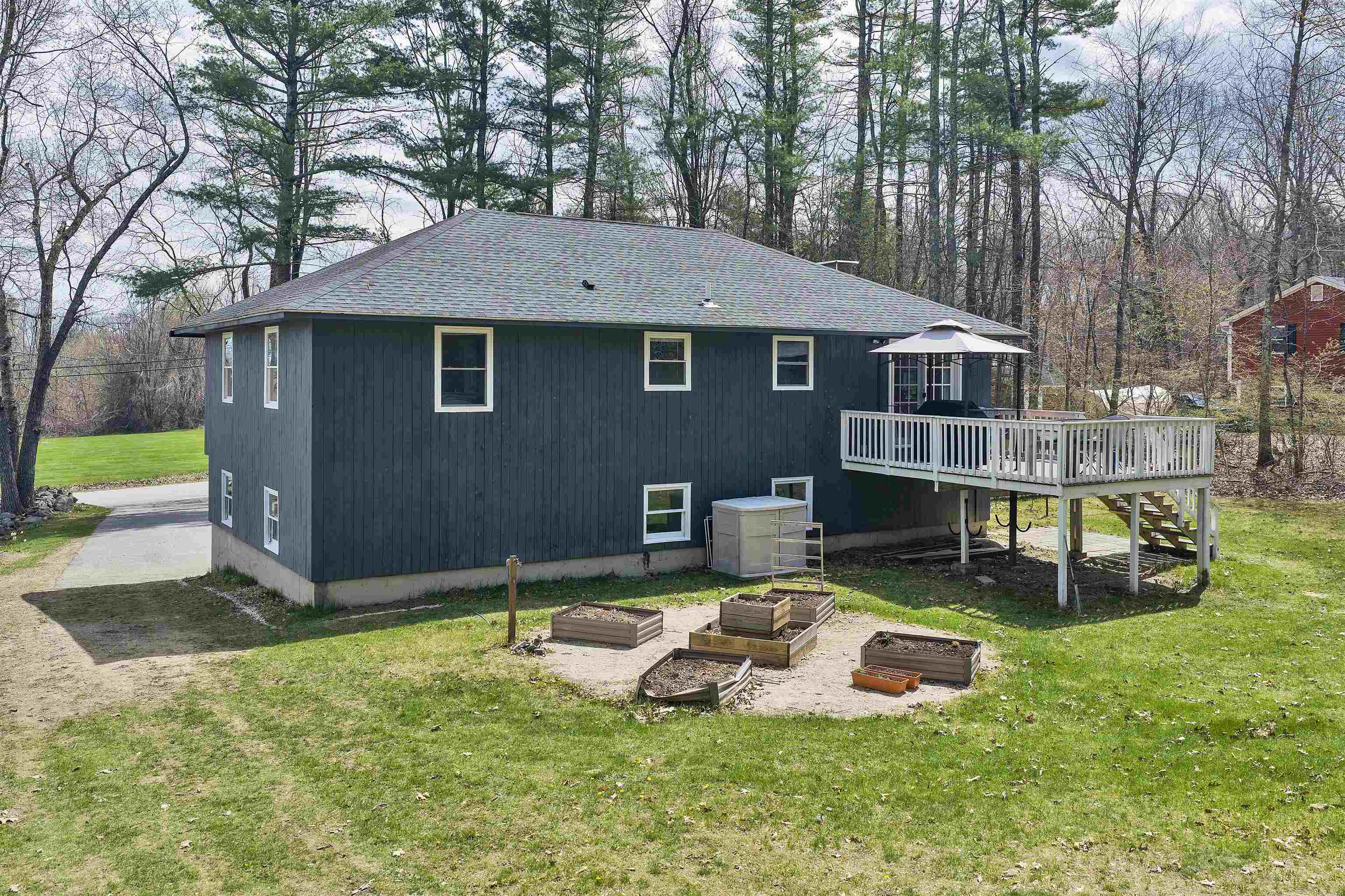 76 Harriman Hill Rd, Raymond, NH 03077