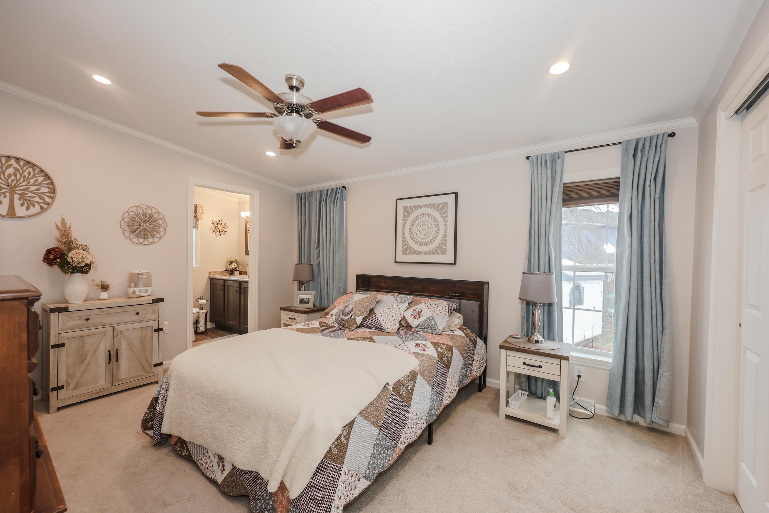 11 Hagop Rd, Salem, NH 03073